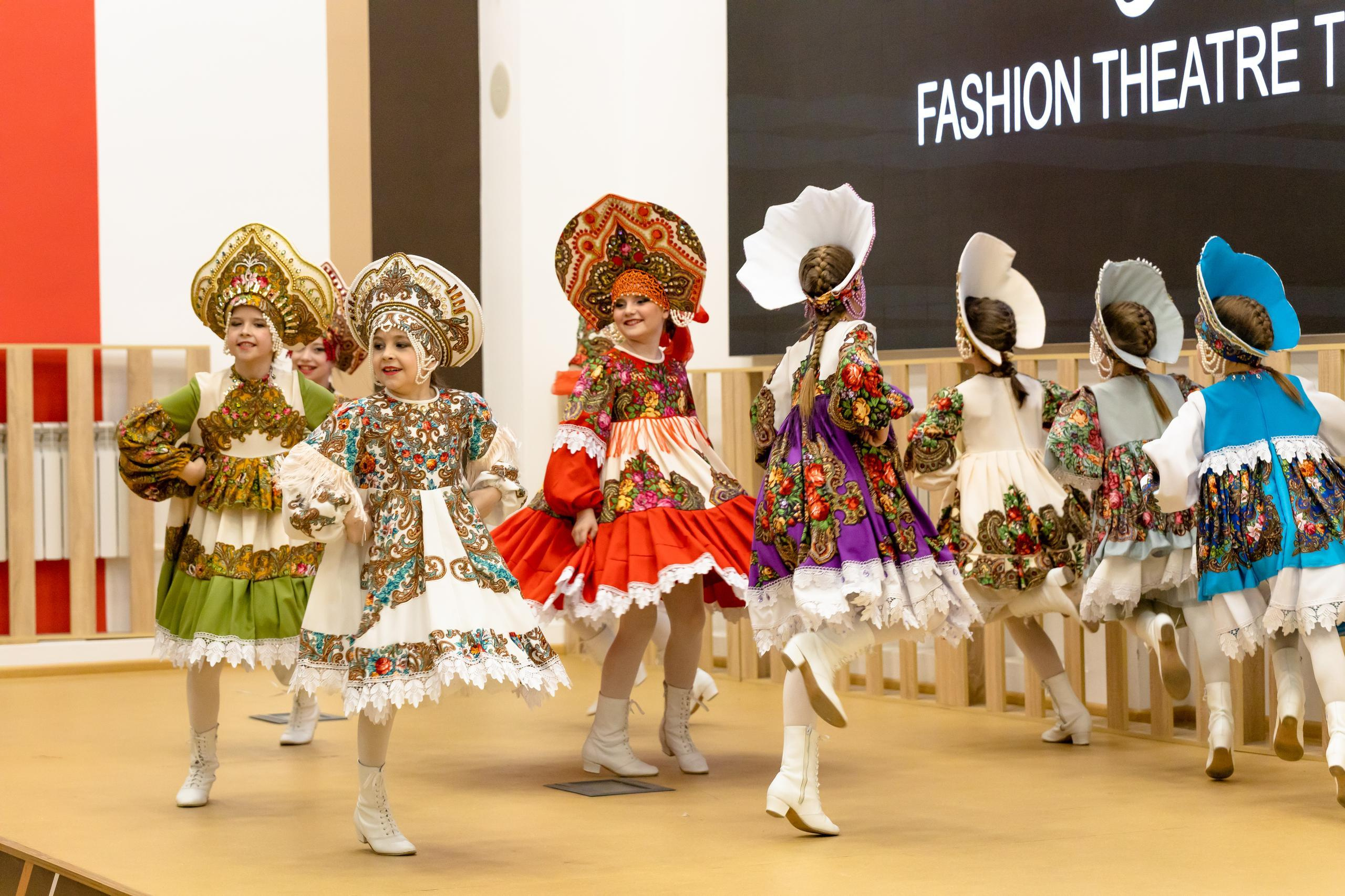 Репортаж 70-200 f2.8 Tamron g2. Показ театр моды «Стиль» («Style» город Тула). Фотограф в Туле Крупский АнДРей. Фотостудия «КАДР71» в Туле