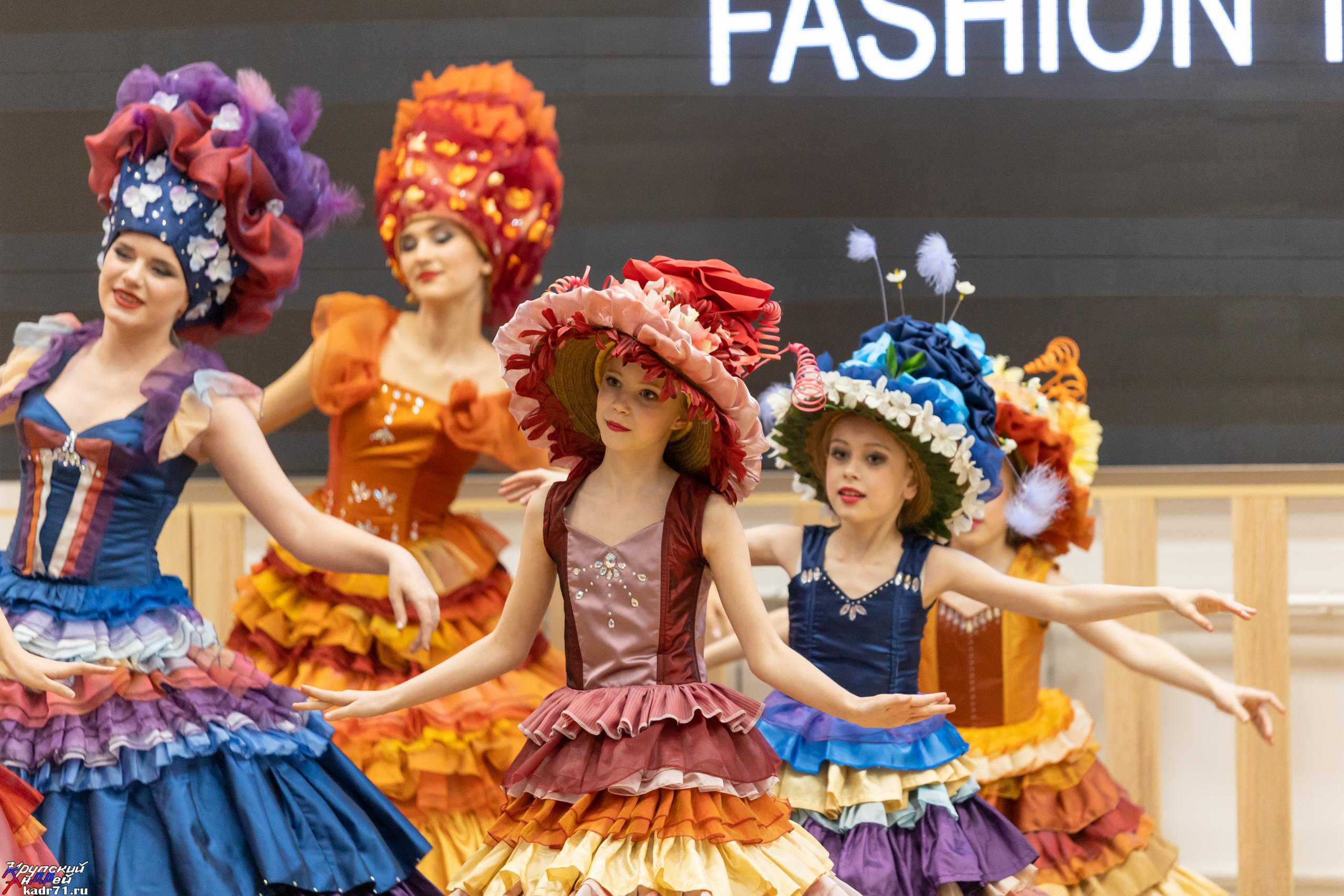 Репортаж 70-200 f2.8 Tamron g2. Показ театр моды «Стиль» («Style» город Тула). Фотограф в Туле Крупский АнДРей. Фотостудия «КАДР71» в Туле