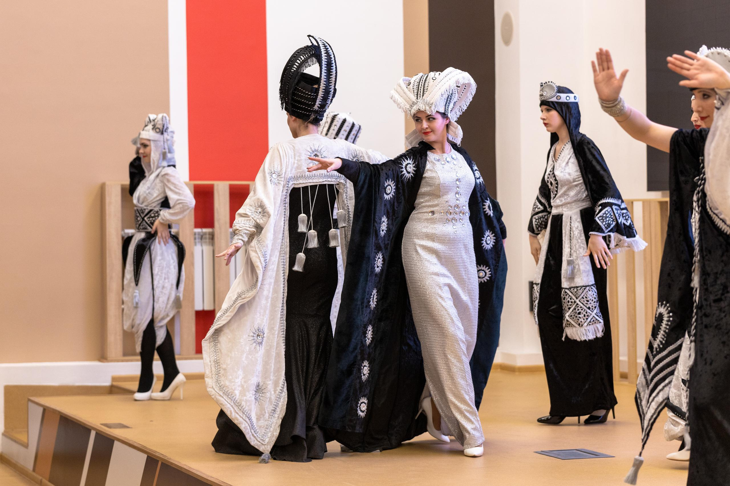 Репортаж 70-200 f2.8 Tamron g2. Показ театр моды «Стиль» («Style» город Тула). Фотограф в Туле Крупский АнДРей. Фотостудия «КАДР71» в Туле