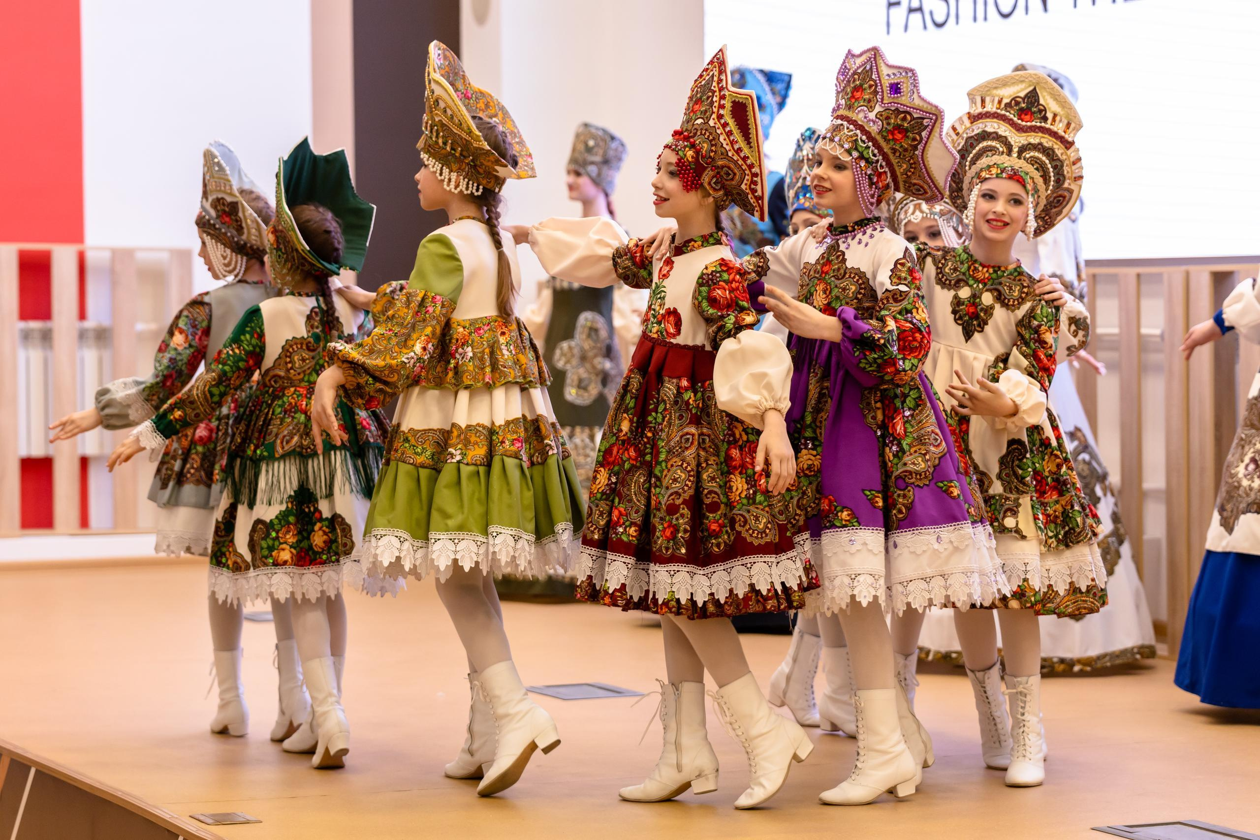 Репортаж 70-200 f2.8 Tamron g2. Показ театр моды «Стиль» («Style» город Тула). Фотограф в Туле Крупский АнДРей. Фотостудия «КАДР71» в Туле