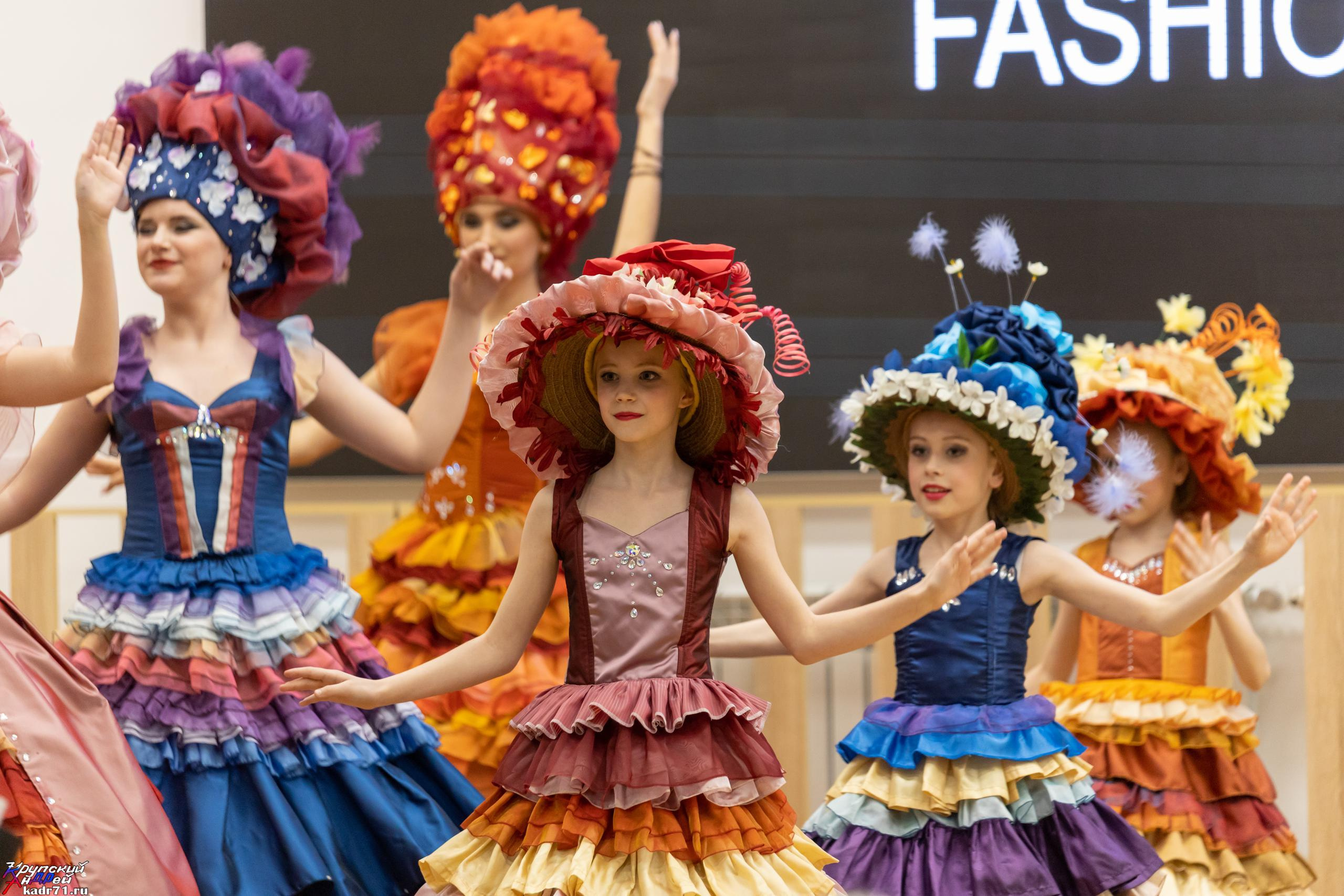 Репортаж 70-200 f2.8 Tamron g2. Показ театр моды «Стиль» («Style» город Тула). Фотограф в Туле Крупский АнДРей. Фотостудия «КАДР71» в Туле