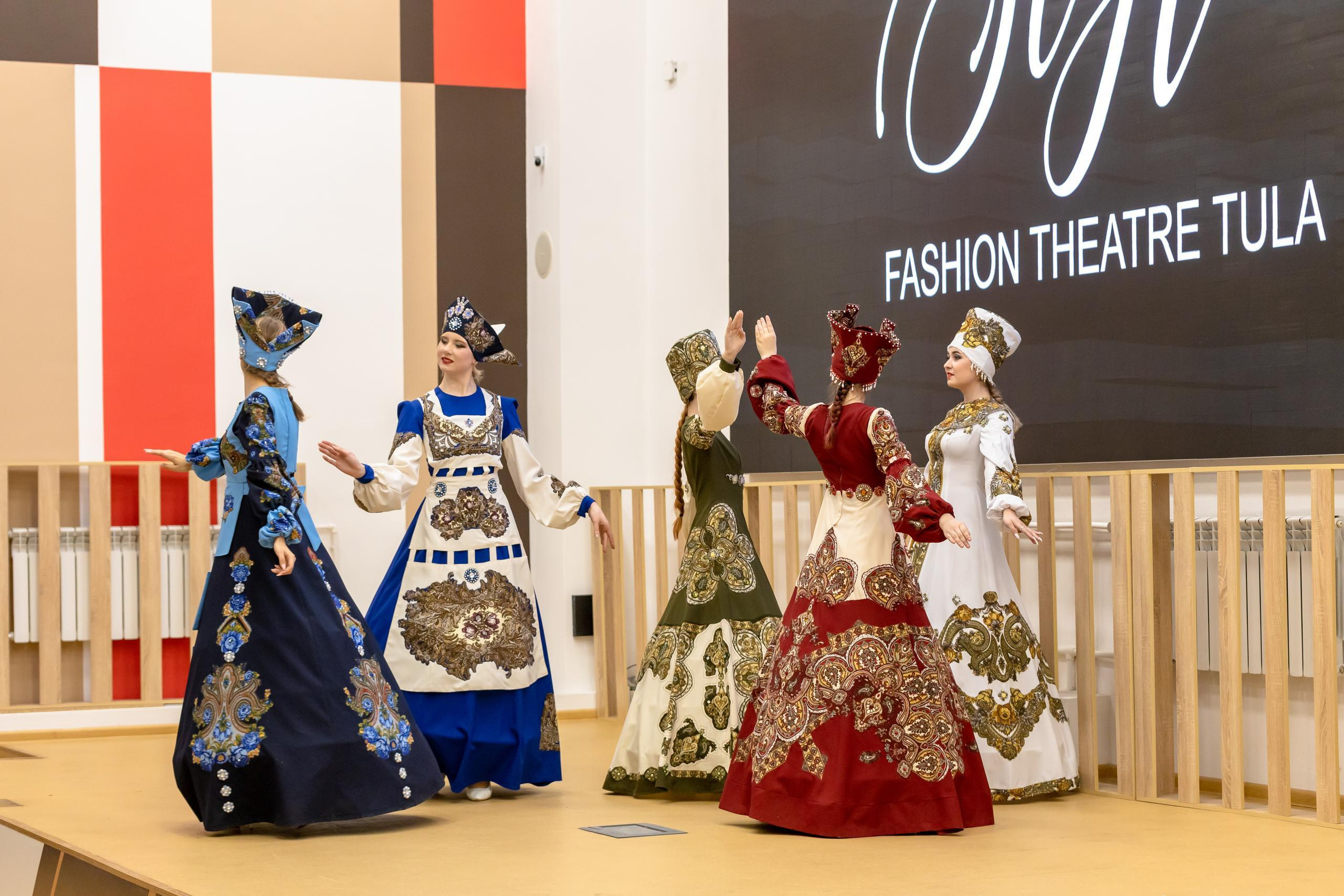 Репортаж 70-200 f2.8 Tamron g2. Показ театр моды «Стиль» («Style» город Тула). Фотограф в Туле Крупский АнДРей. Фотостудия «КАДР71» в Туле