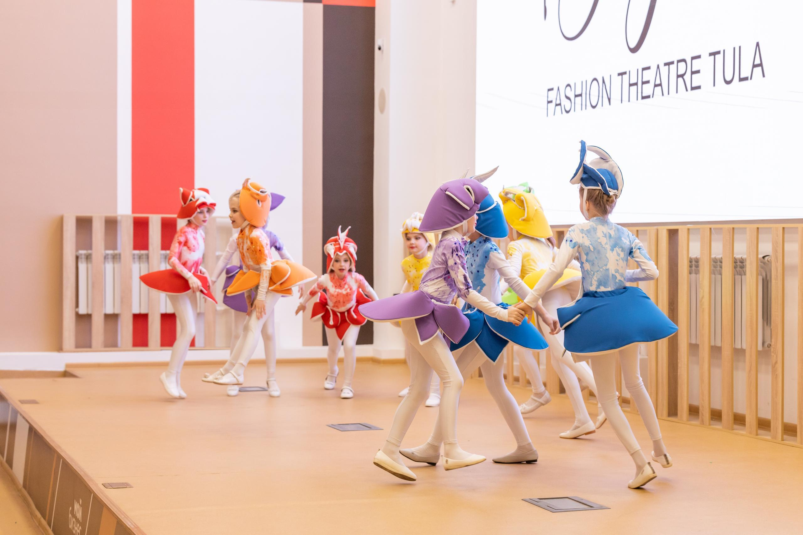 Репортаж 70-200 f2.8 Tamron g2. Показ театр моды «Стиль» («Style» город Тула). Фотограф в Туле Крупский АнДРей. Фотостудия «КАДР71» в Туле