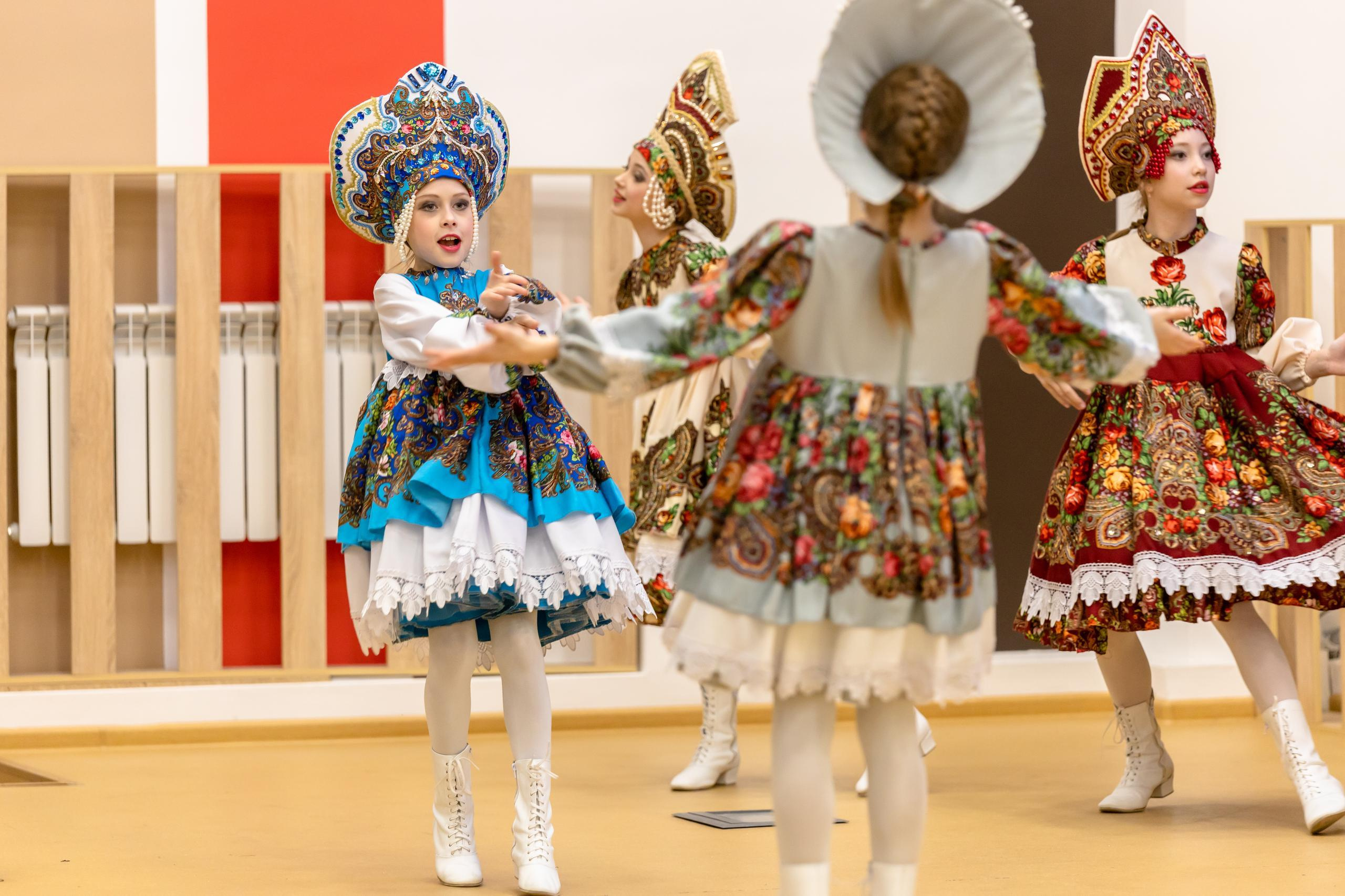 Репортаж 70-200 f2.8 Tamron g2. Показ театр моды «Стиль» («Style» город Тула). Фотограф в Туле Крупский АнДРей. Фотостудия «КАДР71» в Туле