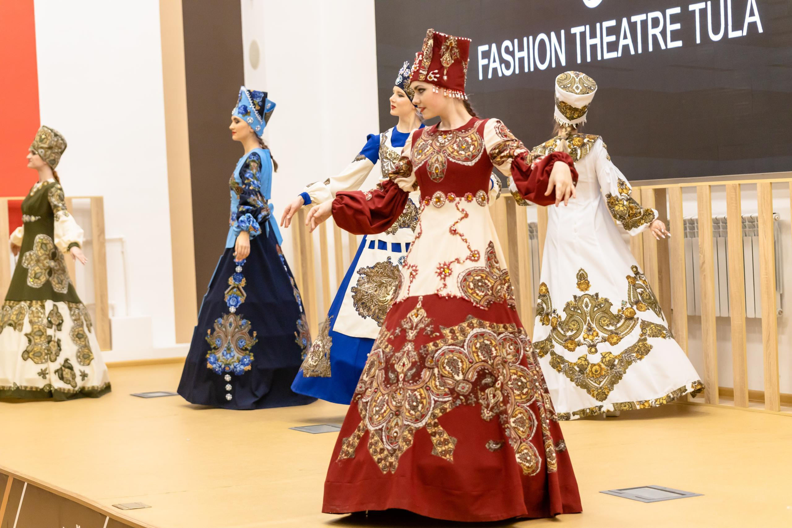 Репортаж 70-200 f2.8 Tamron g2. Показ театр моды «Стиль» («Style» город Тула). Фотограф в Туле Крупский АнДРей. Фотостудия «КАДР71» в Туле