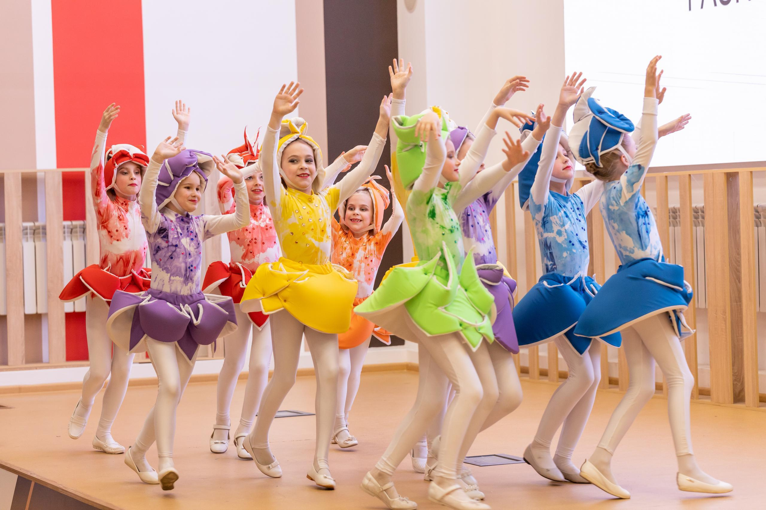 Репортаж 70-200 f2.8 Tamron g2. Показ театр моды «Стиль» («Style» город Тула). Фотограф в Туле Крупский АнДРей. Фотостудия «КАДР71» в Туле