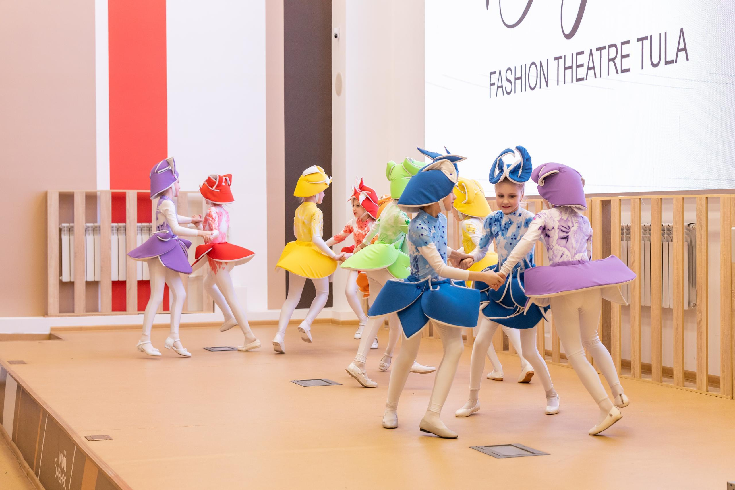 Репортаж 70-200 f2.8 Tamron g2. Показ театр моды «Стиль» («Style» город Тула). Фотограф в Туле Крупский АнДРей. Фотостудия «КАДР71» в Туле