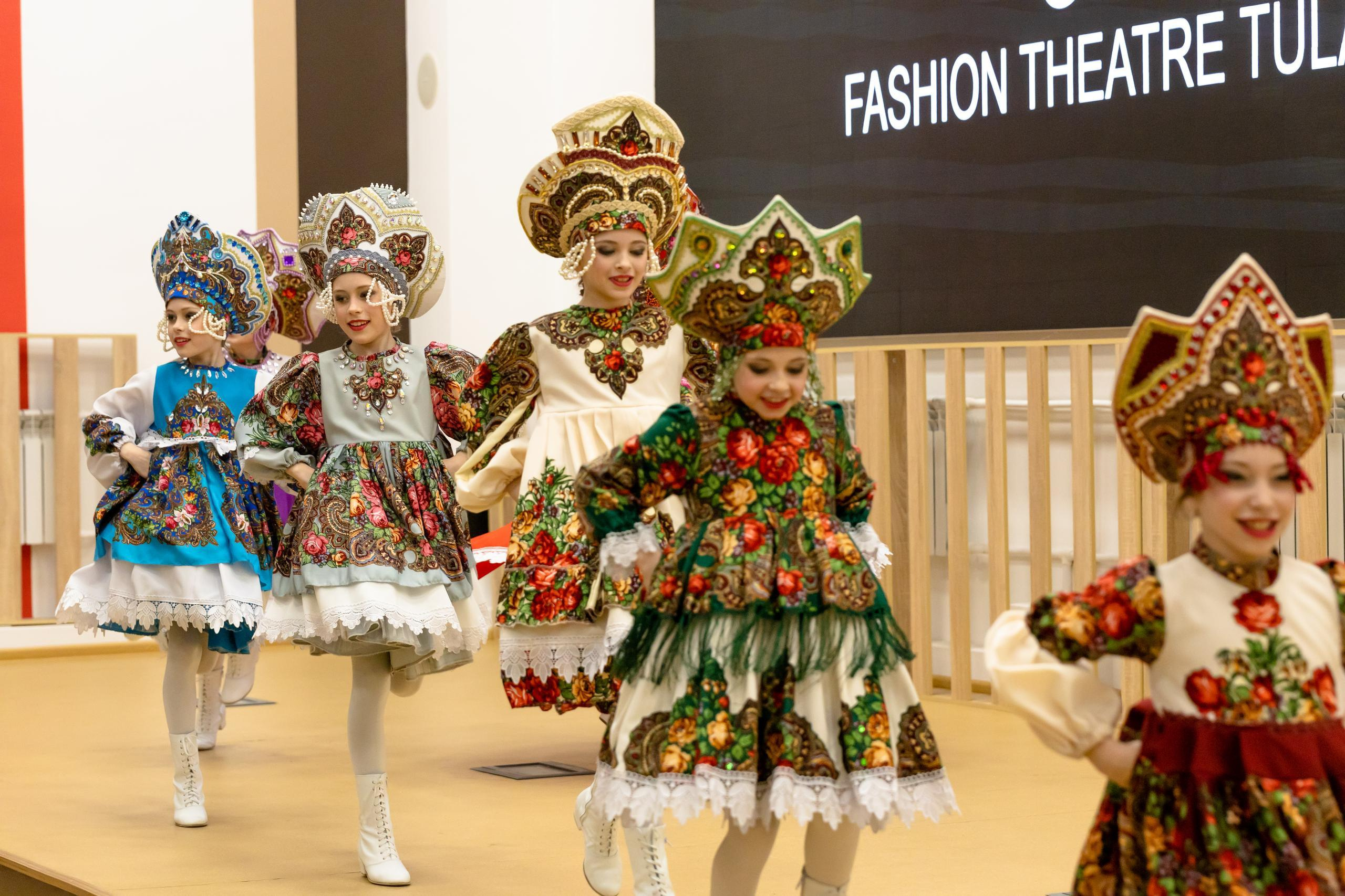 Репортаж 70-200 f2.8 Tamron g2. Показ театр моды «Стиль» («Style» город Тула). Фотограф в Туле Крупский АнДРей. Фотостудия «КАДР71» в Туле