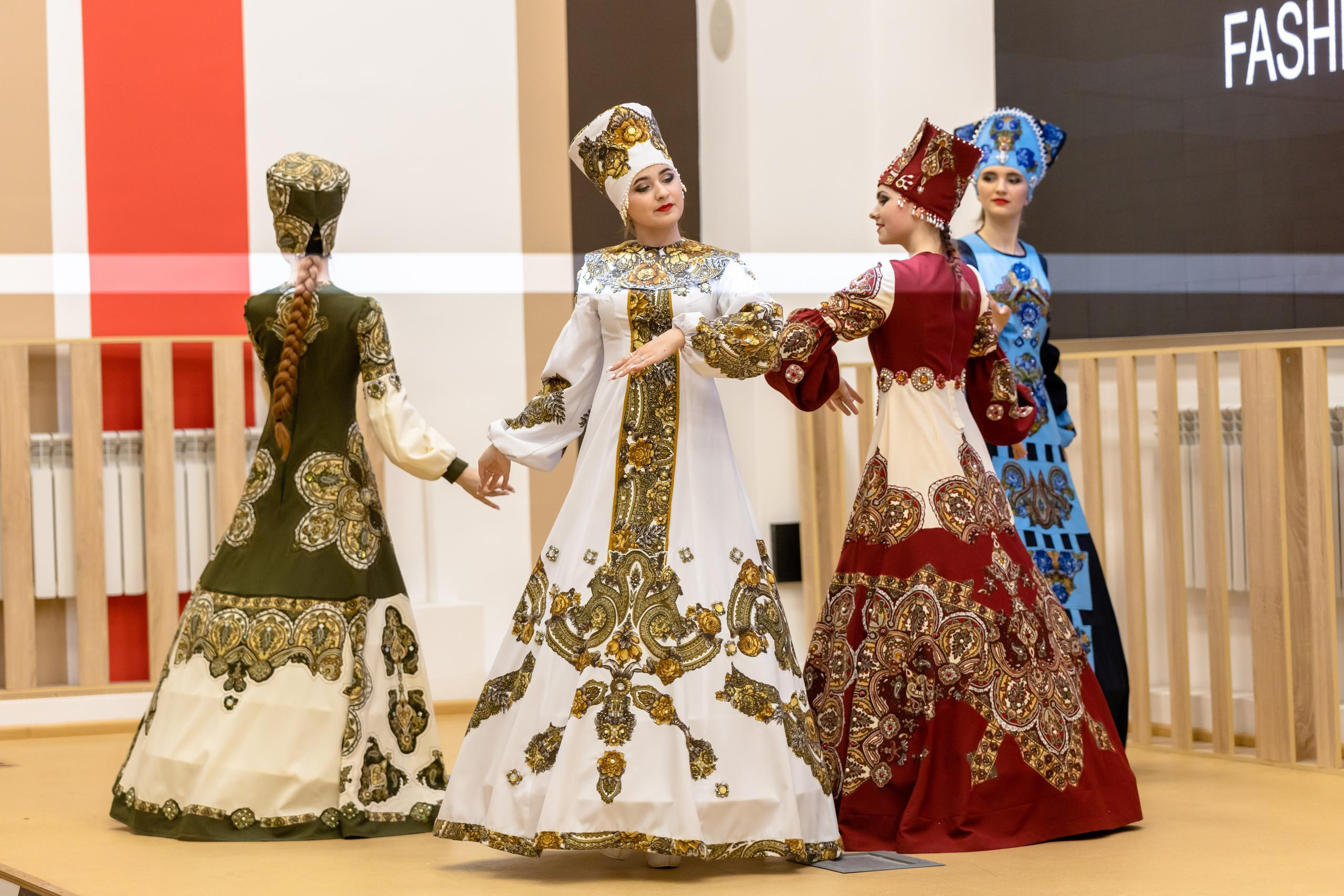 Репортаж 70-200 f2.8 Tamron g2. Показ театр моды «Стиль» («Style» город Тула). Фотограф в Туле Крупский АнДРей. Фотостудия «КАДР71» в Туле