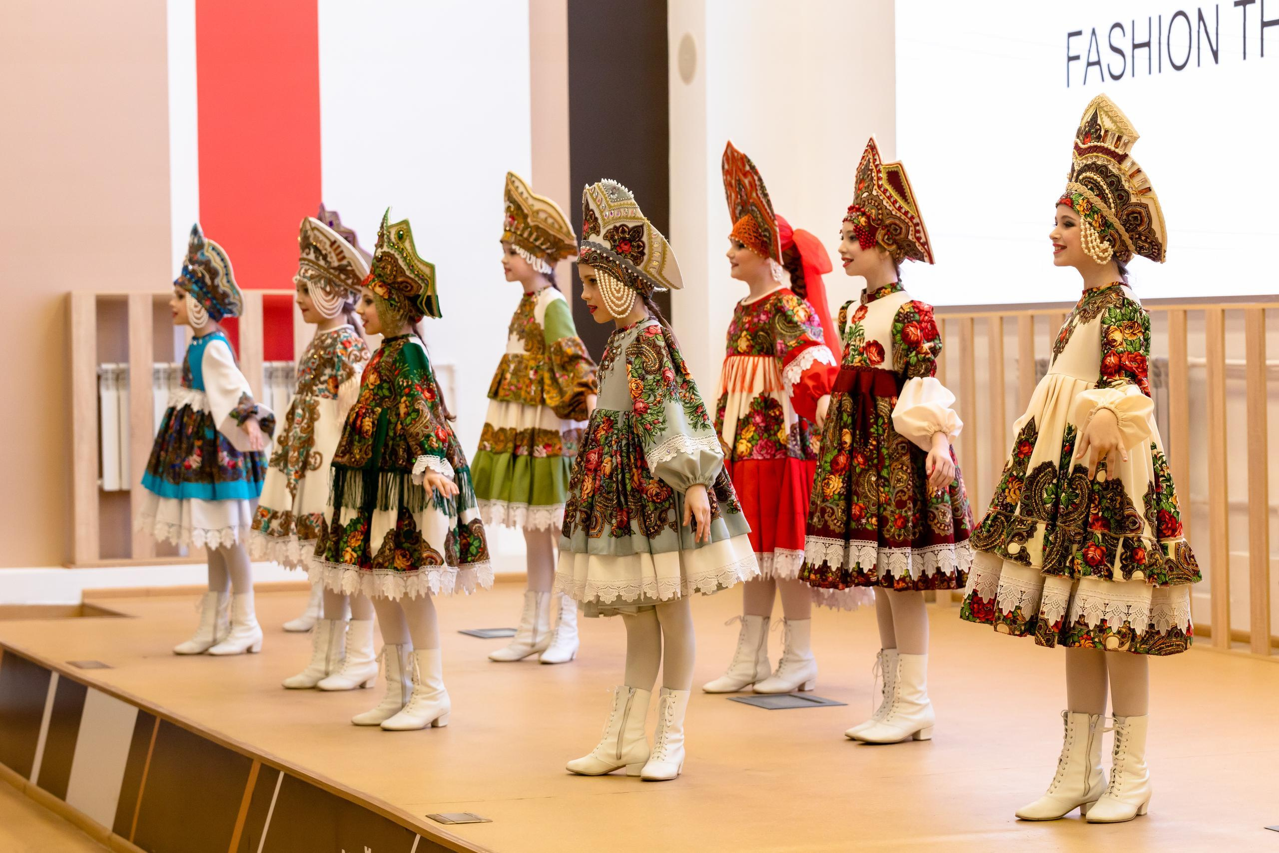 Репортаж 70-200 f2.8 Tamron g2. Показ театр моды «Стиль» («Style» город Тула). Фотограф в Туле Крупский АнДРей. Фотостудия «КАДР71» в Туле