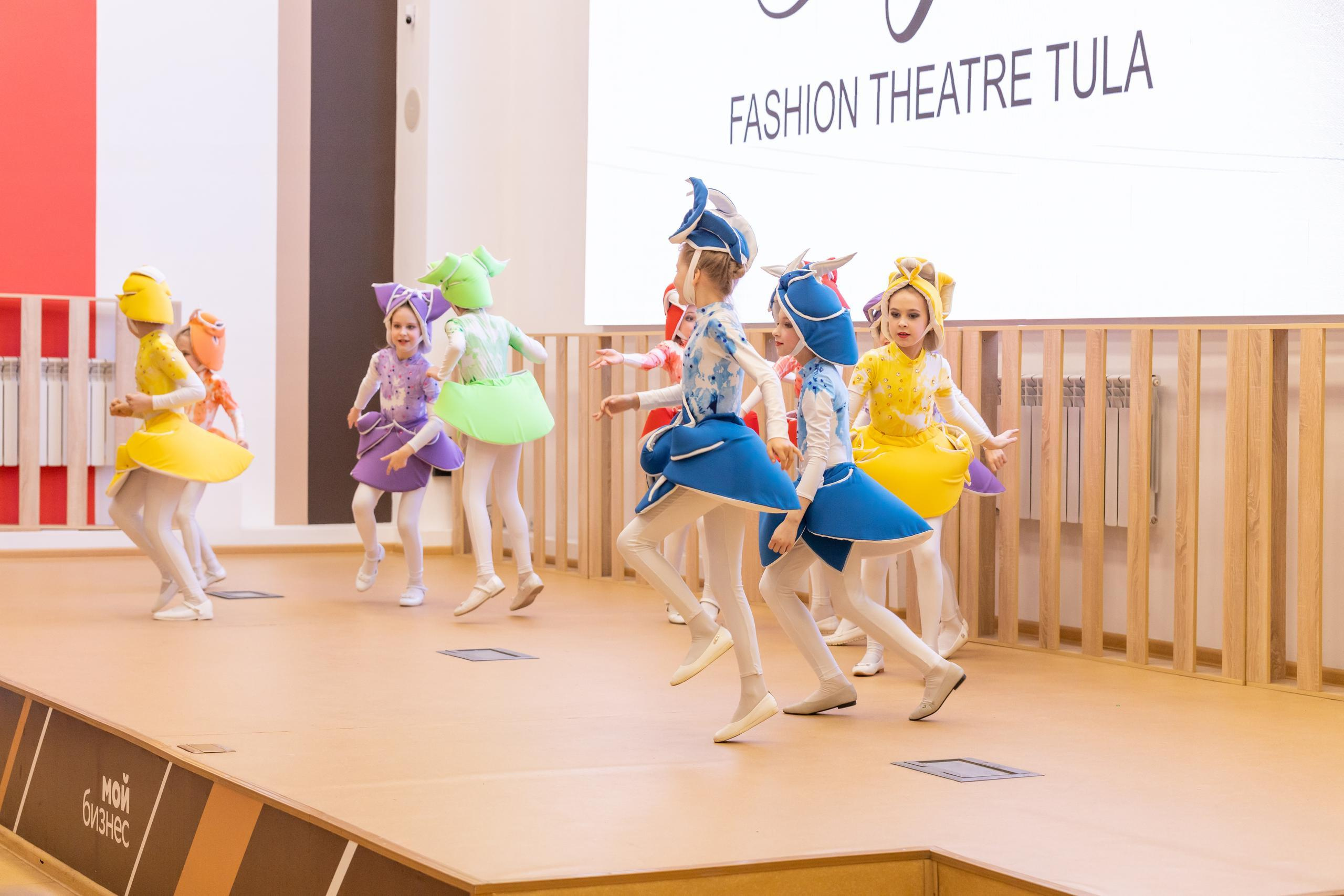 Репортаж 70-200 f2.8 Tamron g2. Показ театр моды «Стиль» («Style» город Тула). Фотограф в Туле Крупский АнДРей. Фотостудия «КАДР71» в Туле