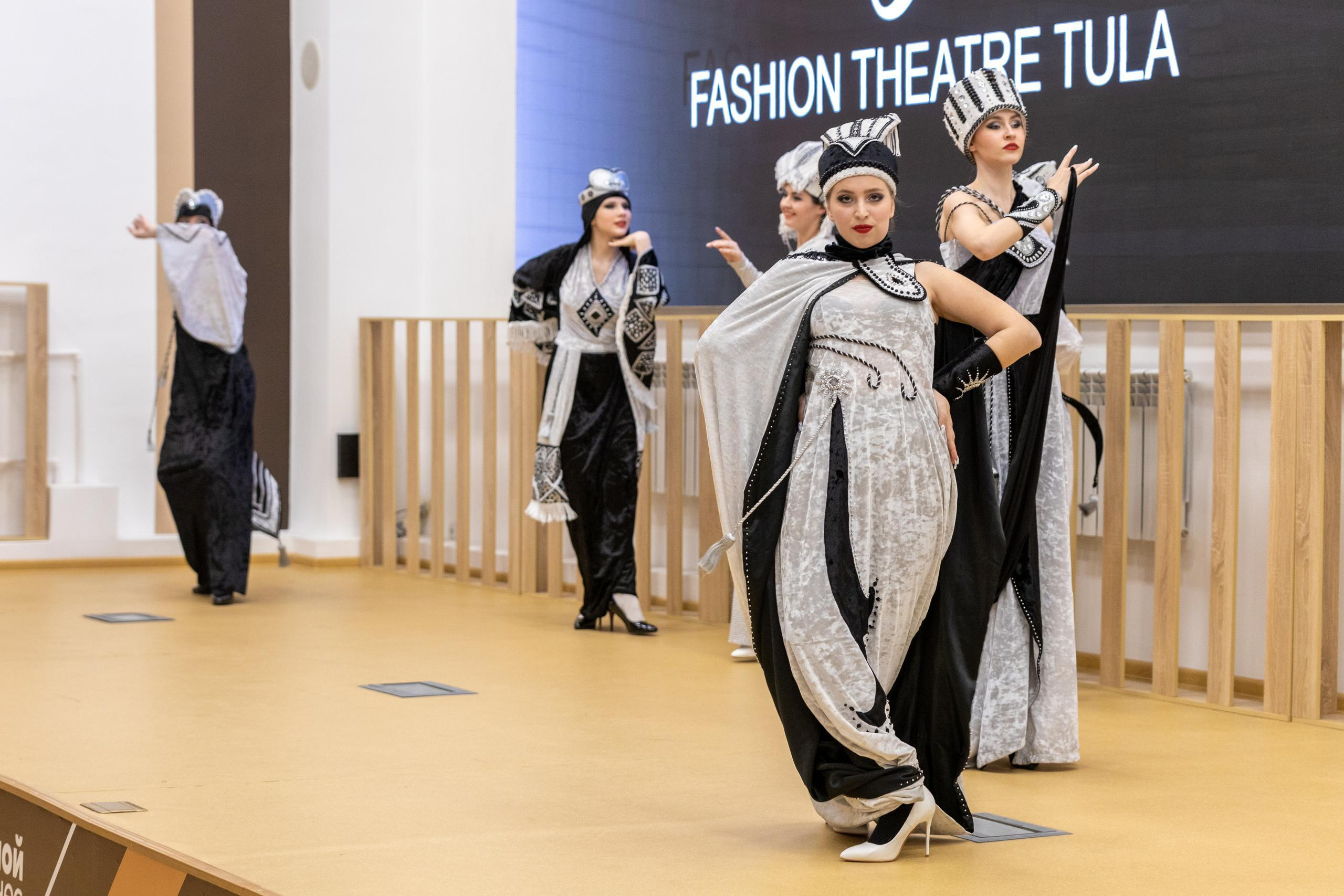 Репортаж 70-200 f2.8 Tamron g2. Показ театр моды «Стиль» («Style» город Тула). Фотограф в Туле Крупский АнДРей. Фотостудия «КАДР71» в Туле