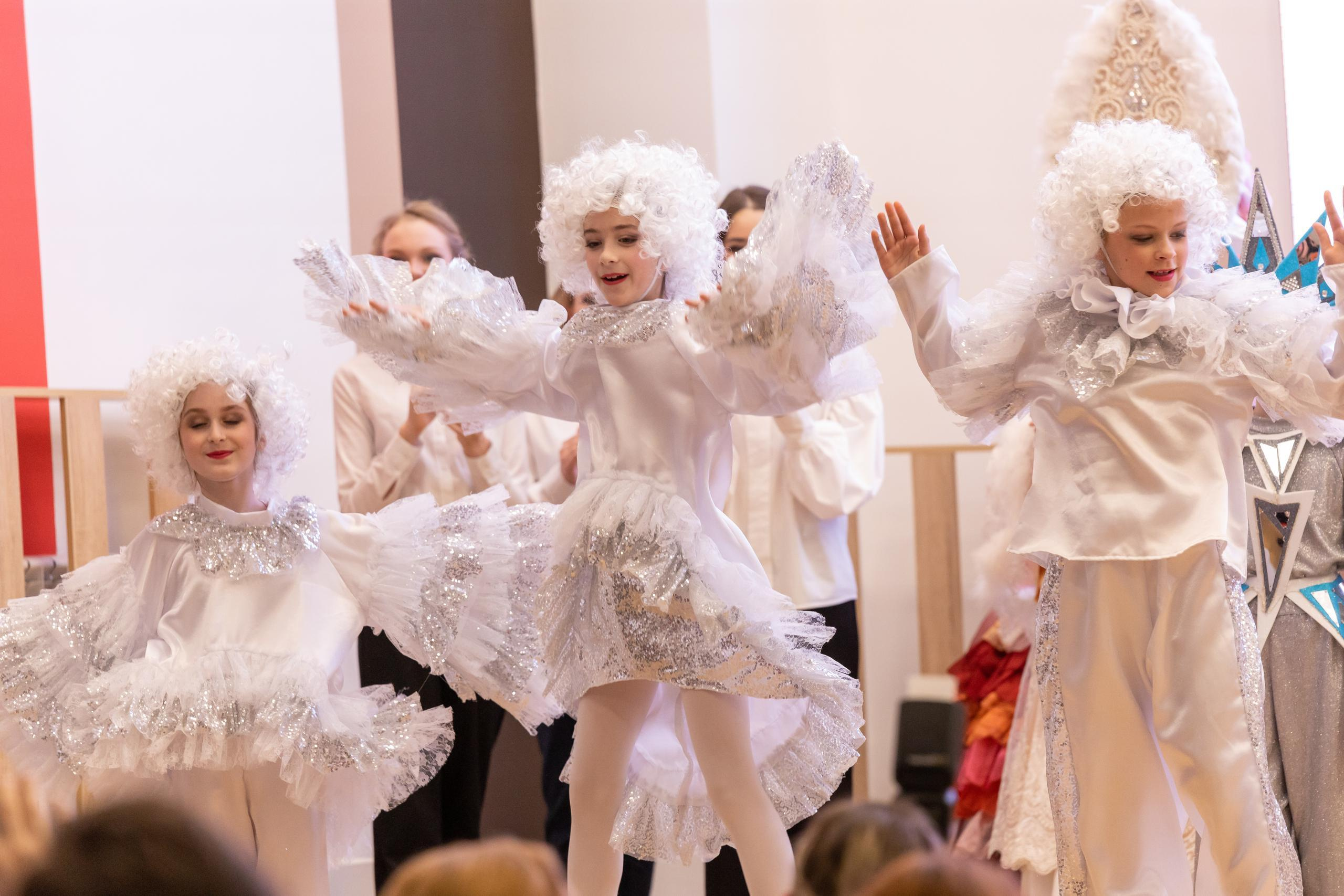 Репортаж 70-200 f2.8 Tamron g2. Показ театр моды «Стиль» («Style» город Тула). Фотограф в Туле Крупский АнДРей. Фотостудия «КАДР71» в Туле