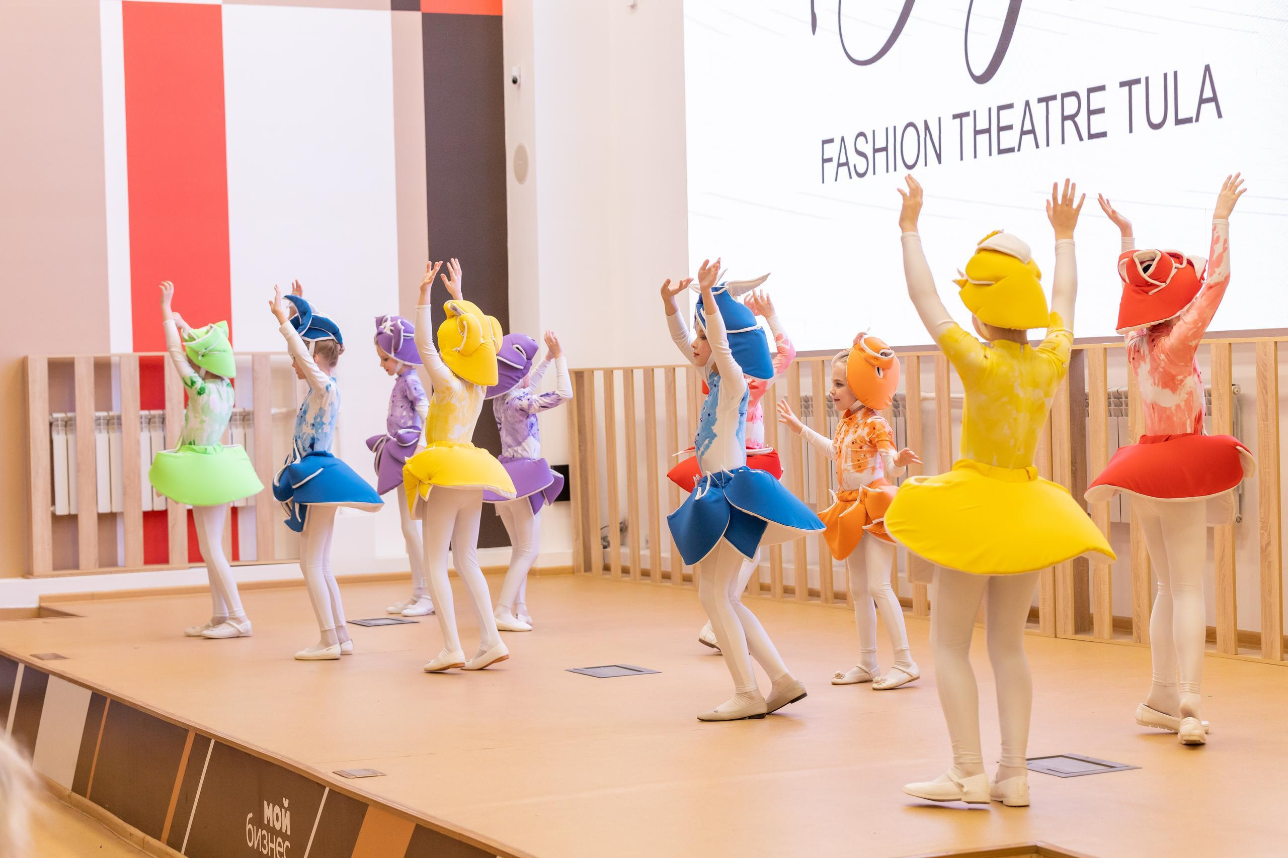 Репортаж 70-200 f2.8 Tamron g2. Показ театр моды «Стиль» («Style» город Тула). Фотограф в Туле Крупский АнДРей. Фотостудия «КАДР71» в Туле