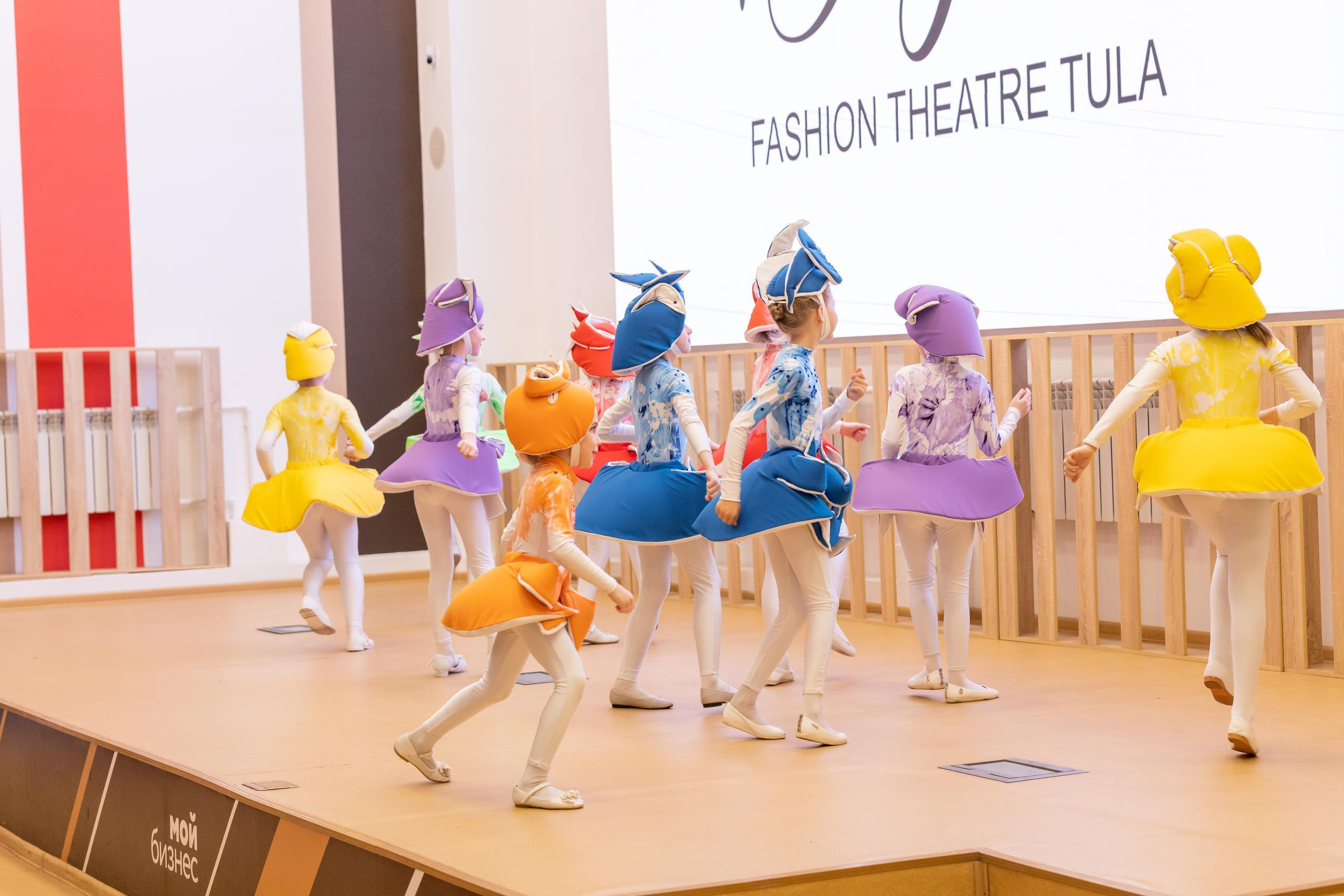 Репортаж 70-200 f2.8 Tamron g2. Показ театр моды «Стиль» («Style» город Тула). Фотограф в Туле Крупский АнДРей. Фотостудия «КАДР71» в Туле