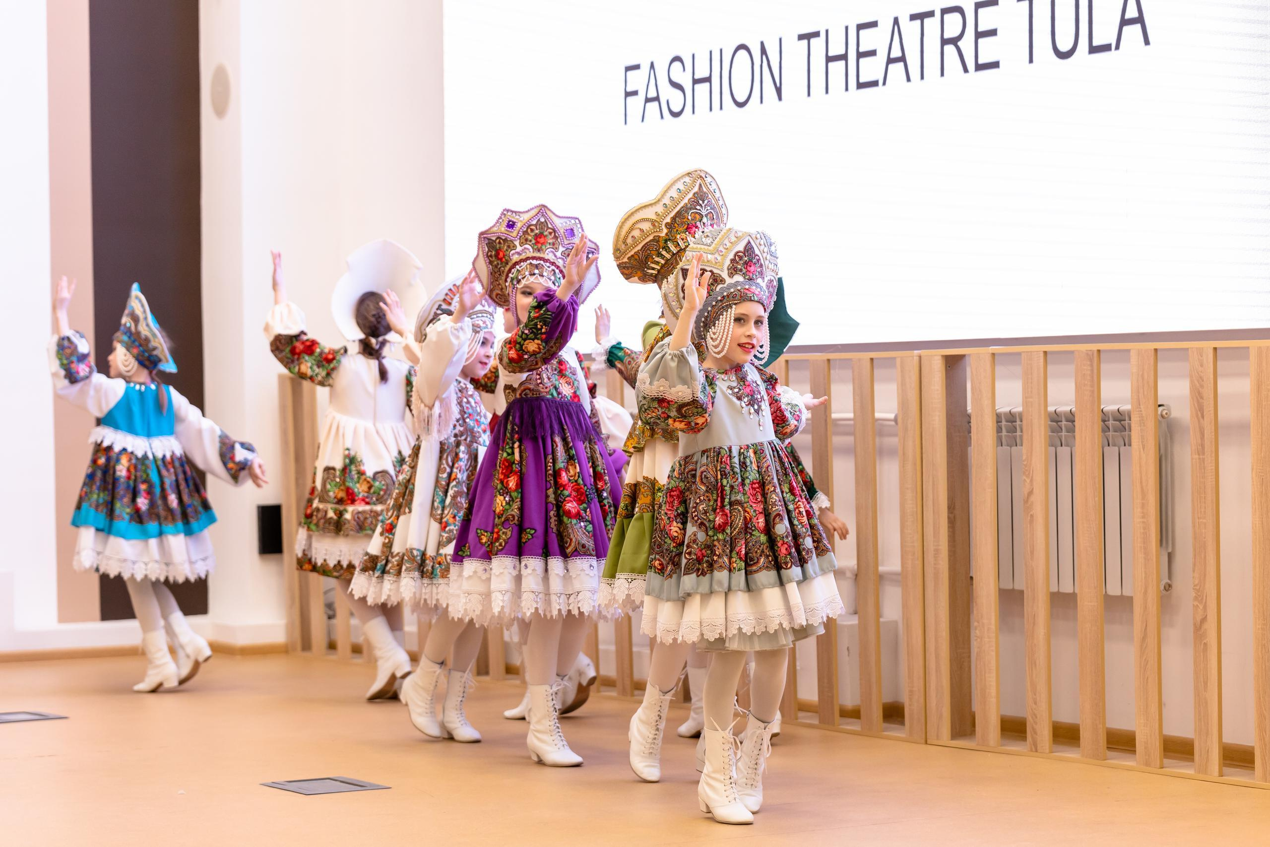 Репортаж 70-200 f2.8 Tamron g2. Показ театр моды «Стиль» («Style» город Тула). Фотограф в Туле Крупский АнДРей. Фотостудия «КАДР71» в Туле