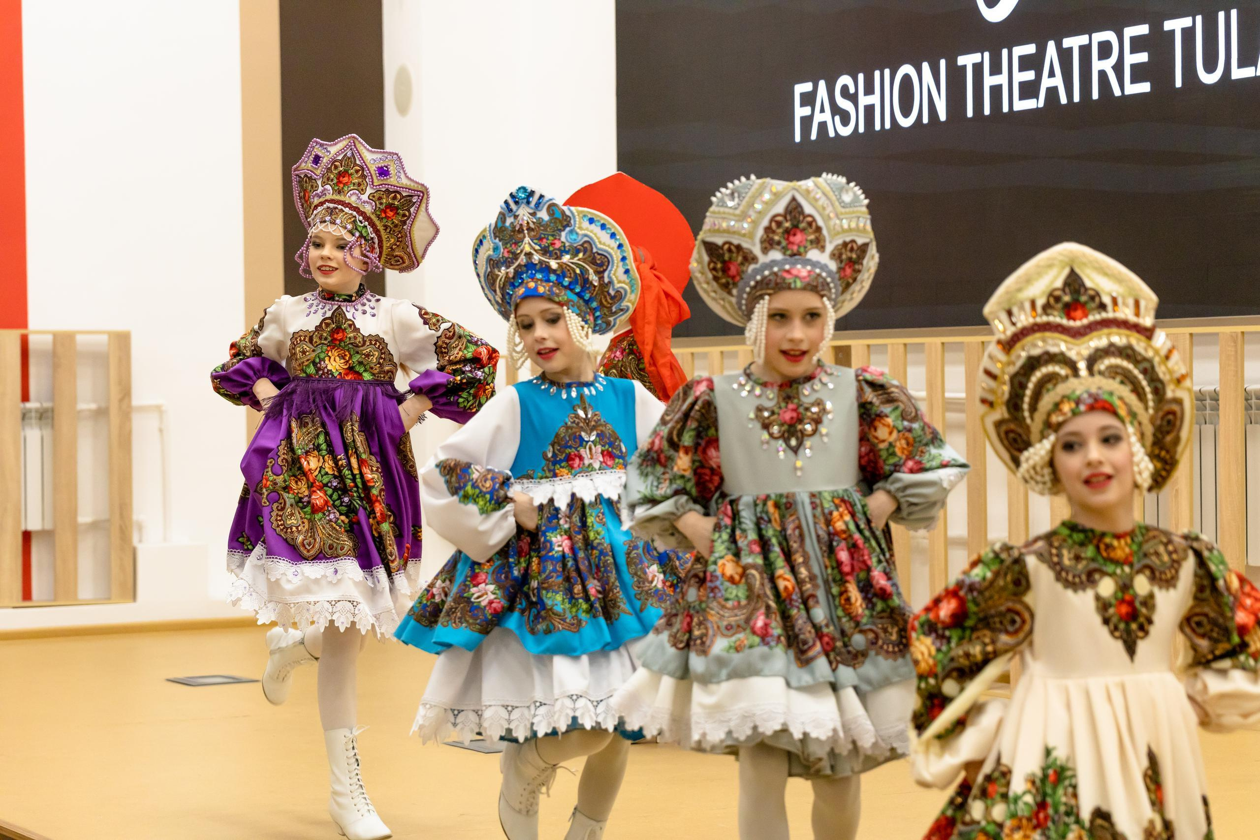 Репортаж 70-200 f2.8 Tamron g2. Показ театр моды «Стиль» («Style» город Тула). Фотограф в Туле Крупский АнДРей. Фотостудия «КАДР71» в Туле