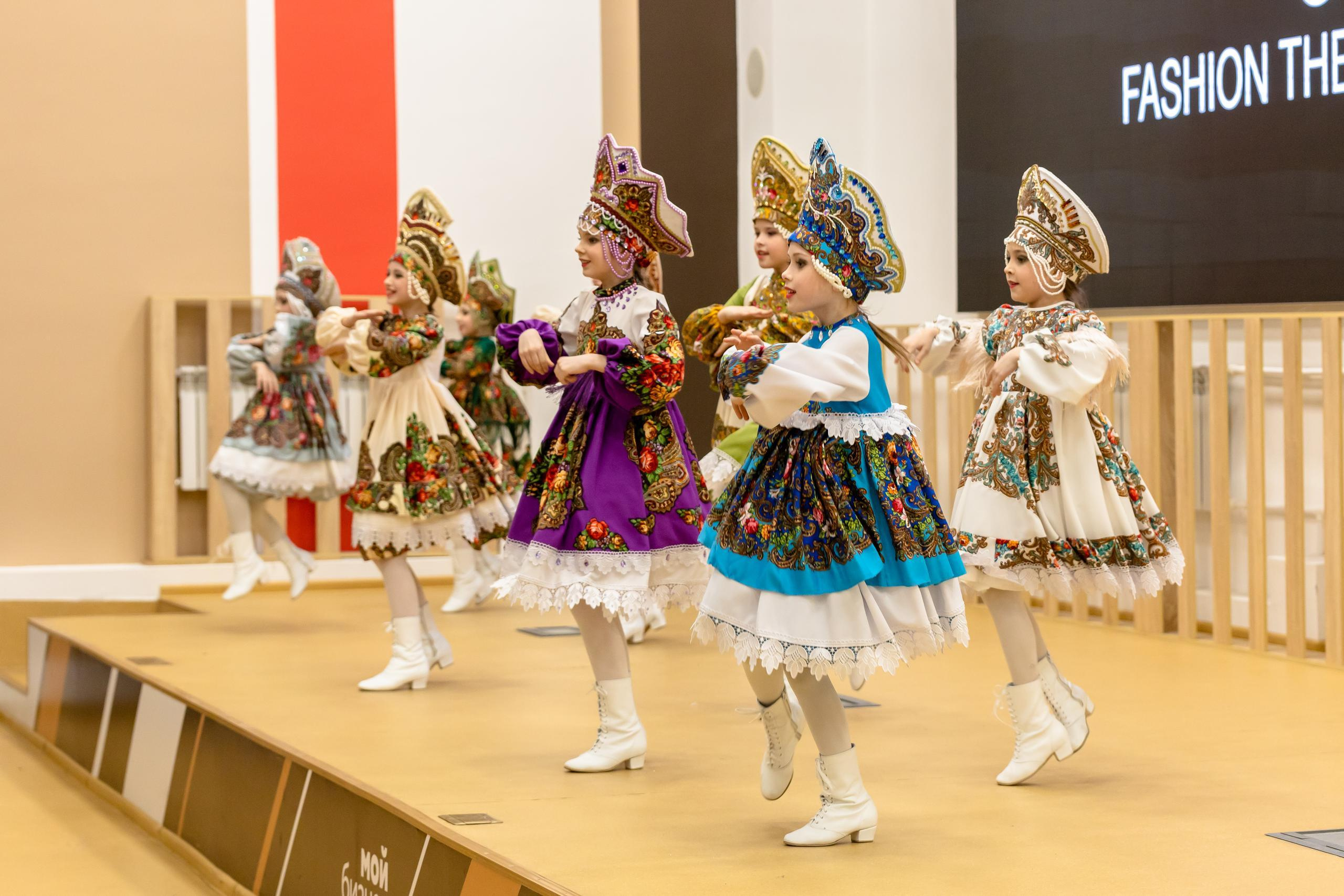 Репортаж 70-200 f2.8 Tamron g2. Показ театр моды «Стиль» («Style» город Тула). Фотограф в Туле Крупский АнДРей. Фотостудия «КАДР71» в Туле