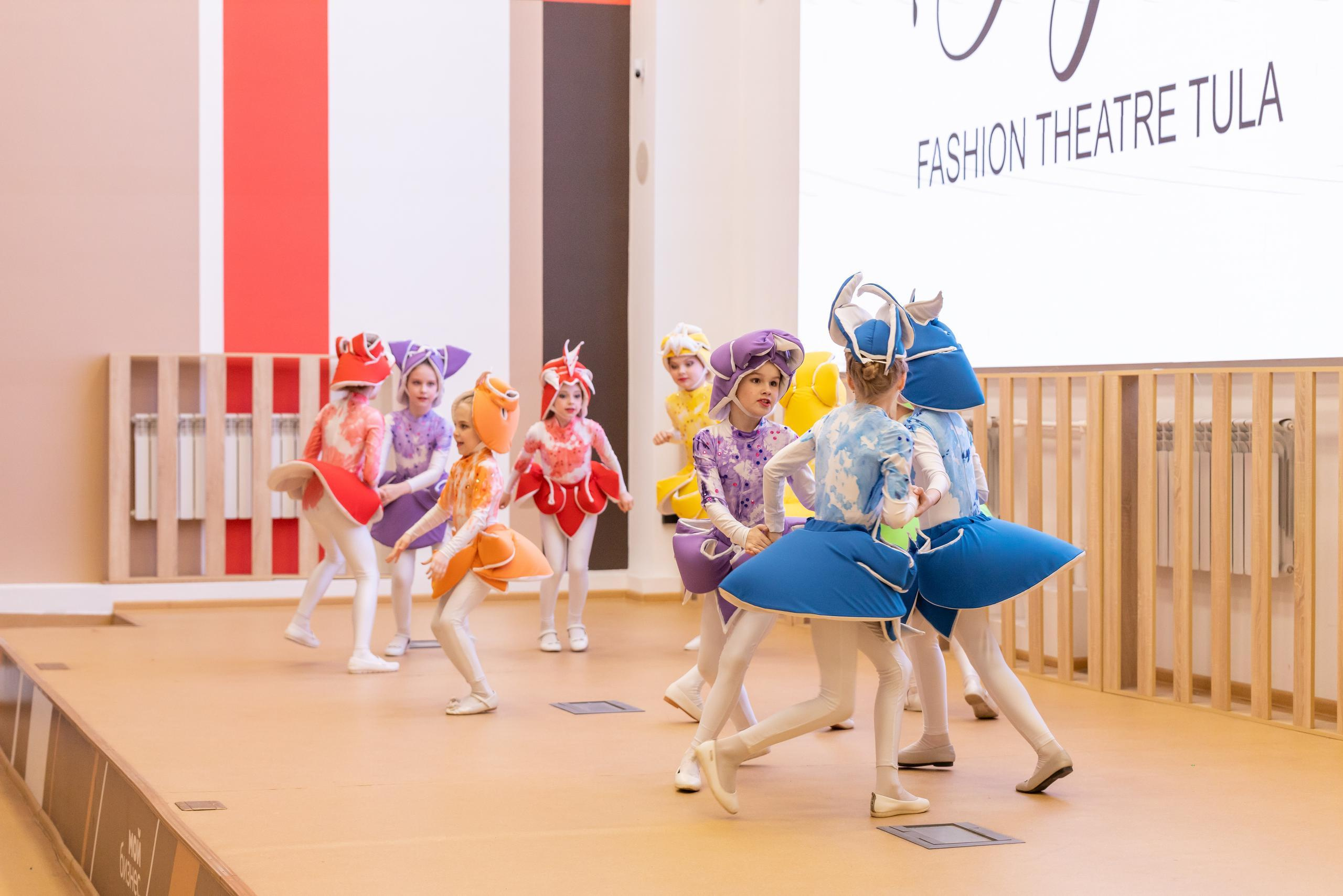 Репортаж 70-200 f2.8 Tamron g2. Показ театр моды «Стиль» («Style» город Тула). Фотограф в Туле Крупский АнДРей. Фотостудия «КАДР71» в Туле