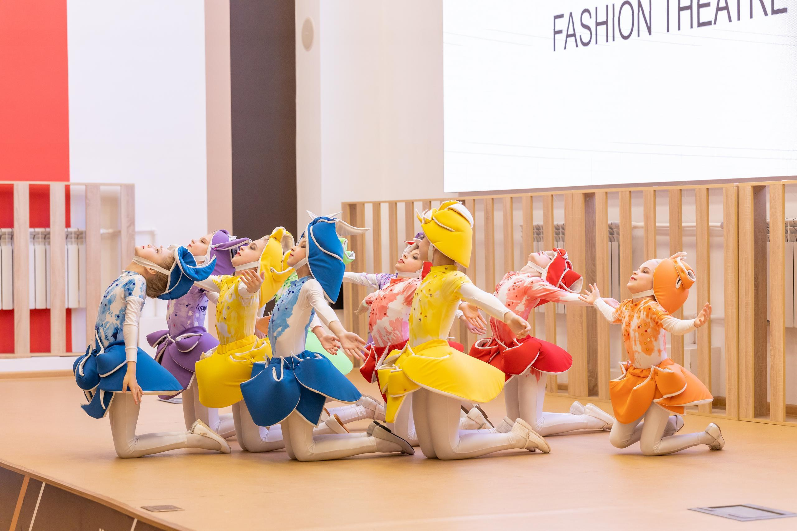 Репортаж 70-200 f2.8 Tamron g2. Показ театр моды «Стиль» («Style» город Тула). Фотограф в Туле Крупский АнДРей. Фотостудия «КАДР71» в Туле