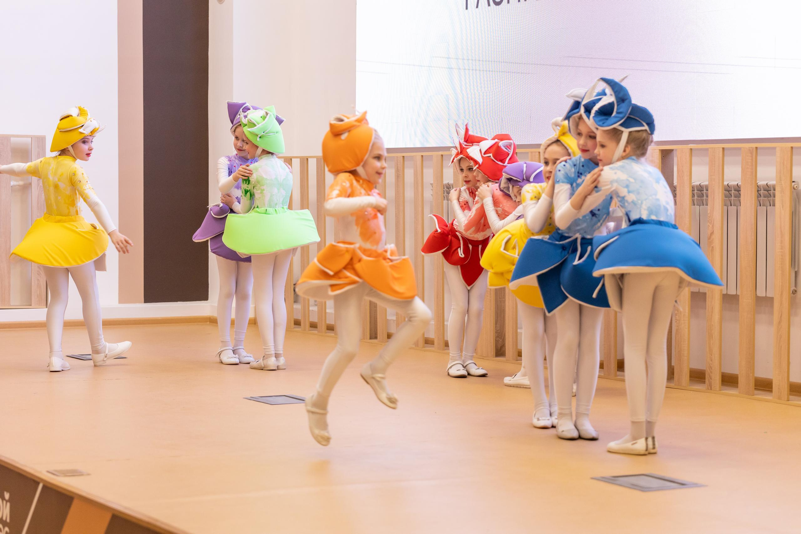 Репортаж 70-200 f2.8 Tamron g2. Показ театр моды «Стиль» («Style» город Тула). Фотограф в Туле Крупский АнДРей. Фотостудия «КАДР71» в Туле