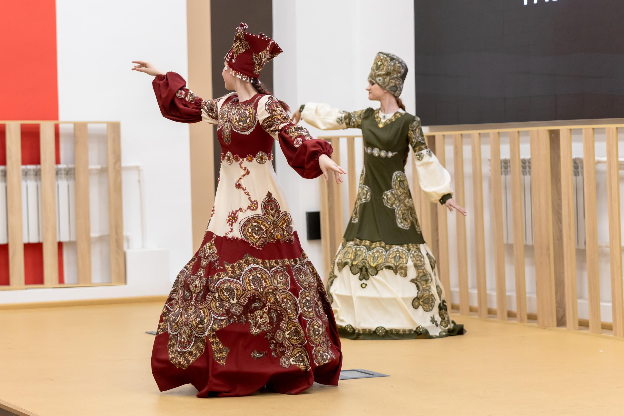 Репортаж 70-200 f2.8 Tamron g2. Показ театр моды «Стиль» («Style» город Тула). Фотограф в Туле Крупский АнДРей. Фотостудия «КАДР71» в Туле