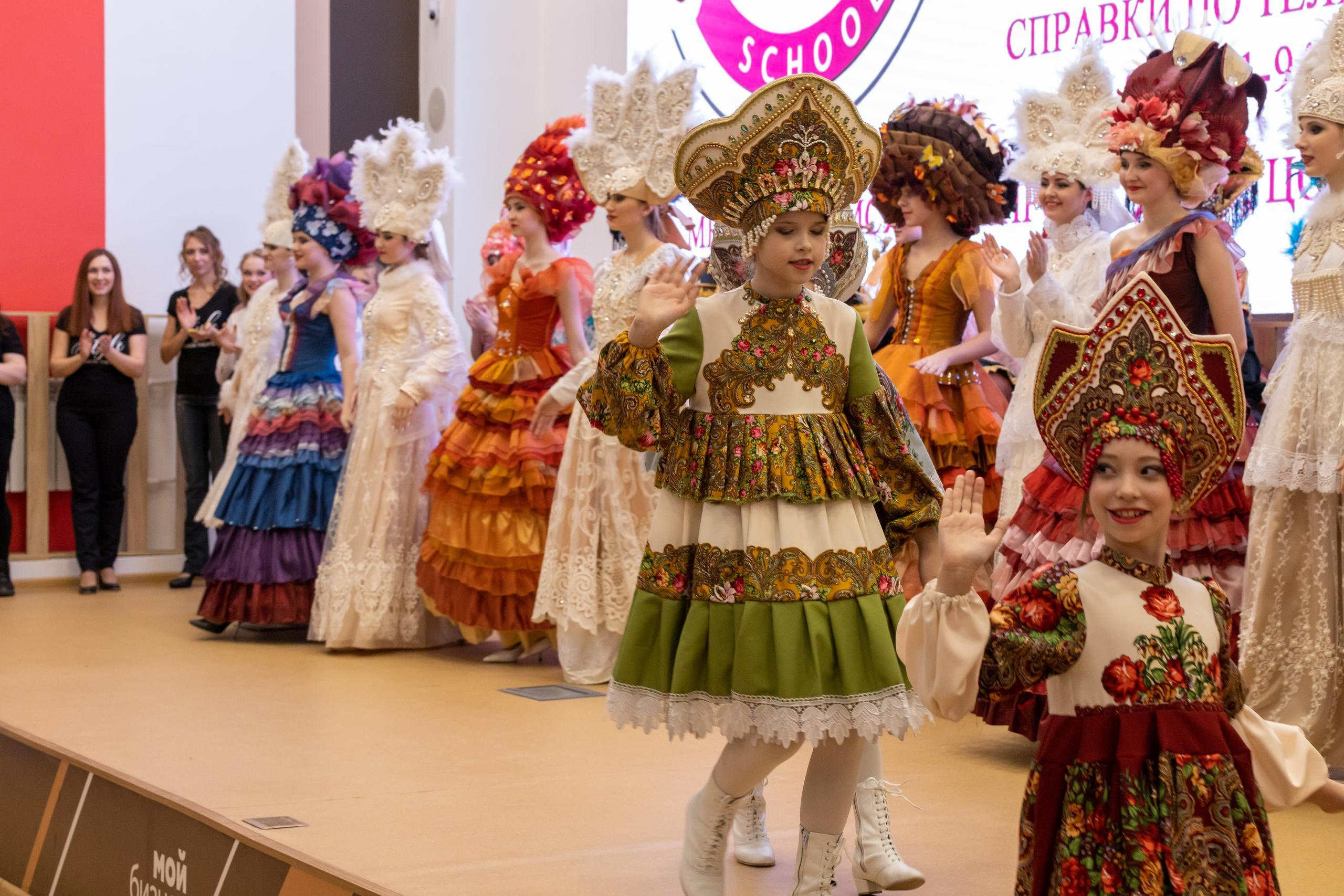 Репортаж 70-200 f2.8 Tamron g2. Показ театр моды «Стиль» («Style» город Тула). Фотограф в Туле Крупский АнДРей. Фотостудия «КАДР71» в Туле