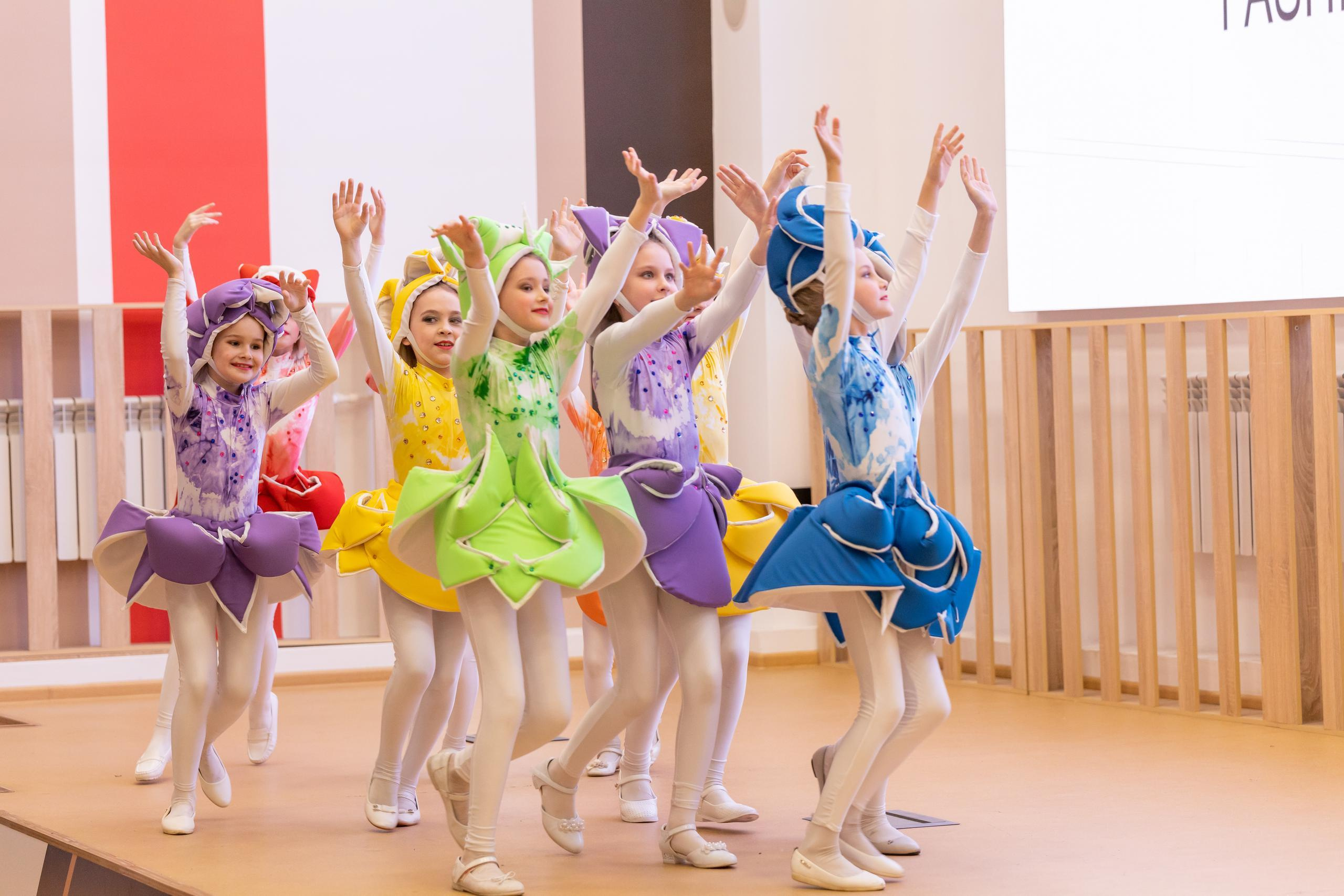 Репортаж 70-200 f2.8 Tamron g2. Показ театр моды «Стиль» («Style» город Тула). Фотограф в Туле Крупский АнДРей. Фотостудия «КАДР71» в Туле