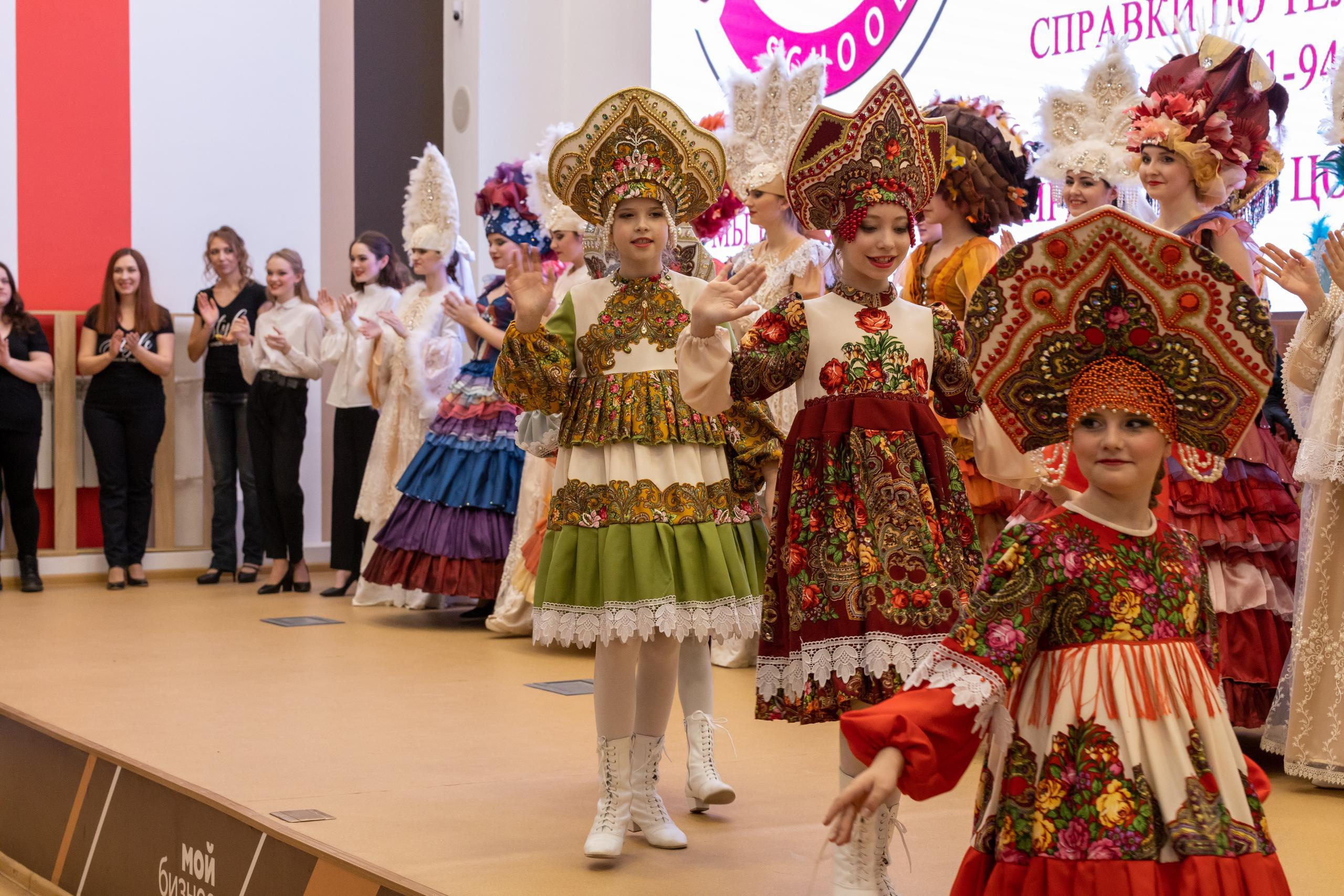 Репортаж 70-200 f2.8 Tamron g2. Показ театр моды «Стиль» («Style» город Тула). Фотограф в Туле Крупский АнДРей. Фотостудия «КАДР71» в Туле