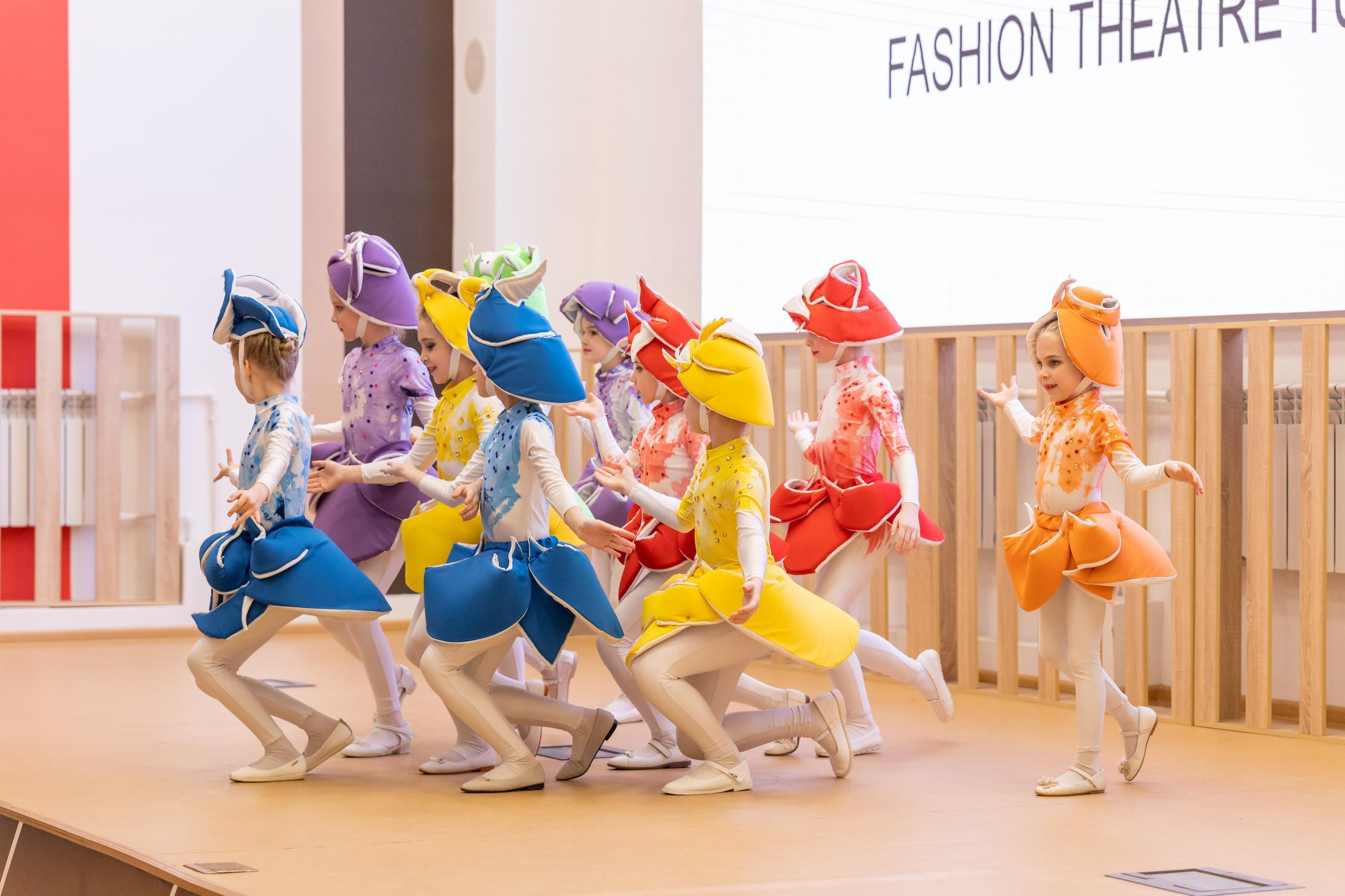 Репортаж 70-200 f2.8 Tamron g2. Показ театр моды «Стиль» («Style» город Тула). Фотограф в Туле Крупский АнДРей. Фотостудия «КАДР71» в Туле