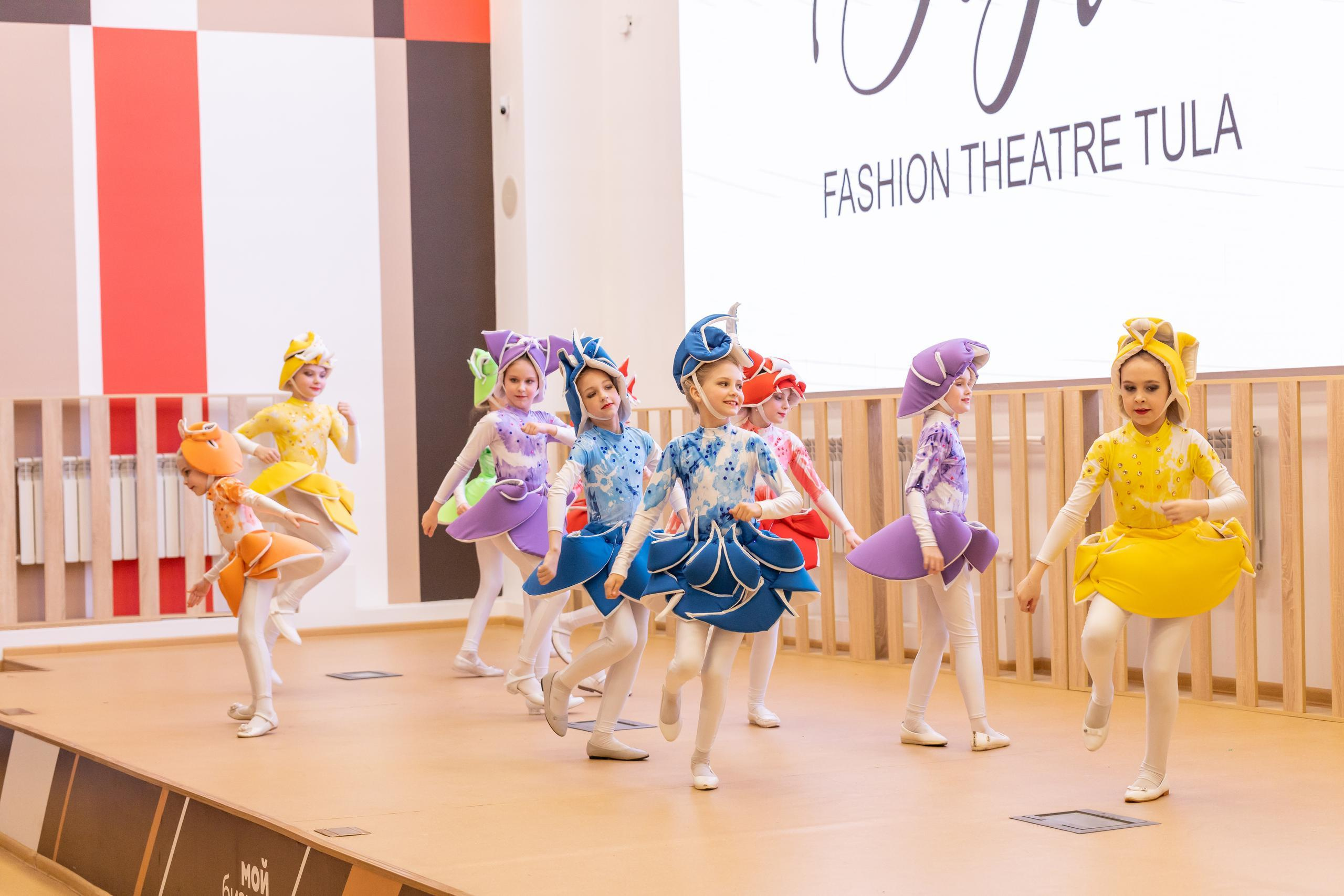 Репортаж 70-200 f2.8 Tamron g2. Показ театр моды «Стиль» («Style» город Тула). Фотограф в Туле Крупский АнДРей. Фотостудия «КАДР71» в Туле