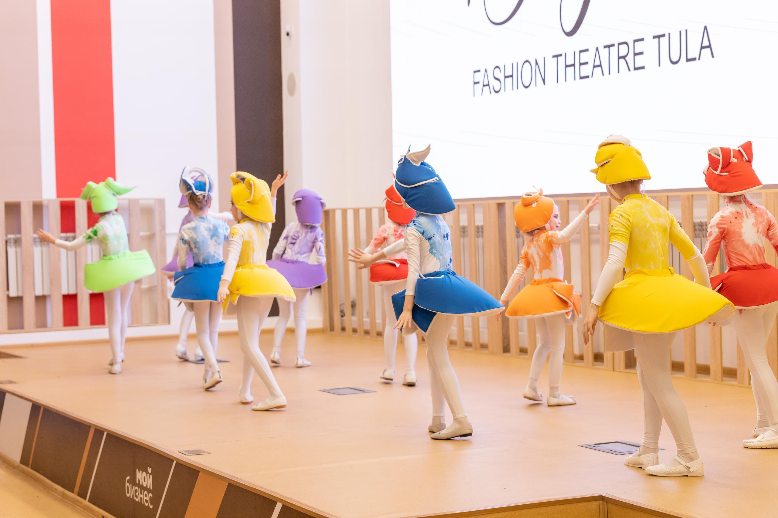 Репортаж 70-200 f2.8 Tamron g2. Показ театр моды «Стиль» («Style» город Тула). Фотограф в Туле Крупский АнДРей. Фотостудия «КАДР71» в Туле