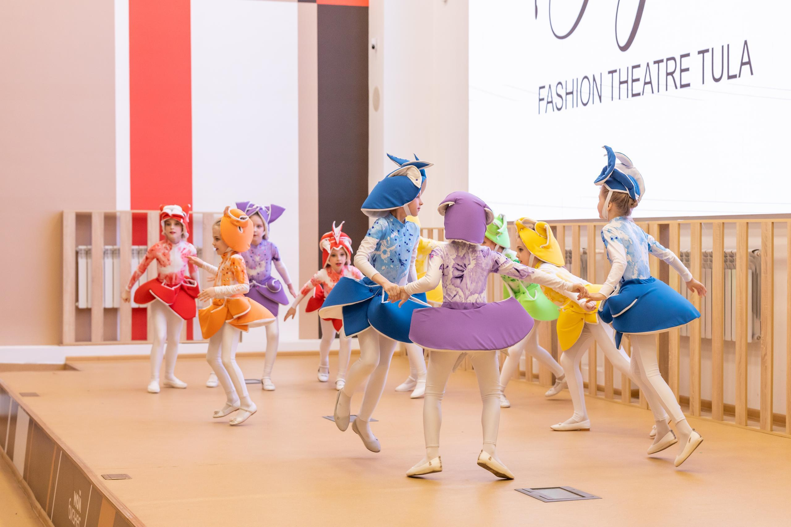 Репортаж 70-200 f2.8 Tamron g2. Показ театр моды «Стиль» («Style» город Тула). Фотограф в Туле Крупский АнДРей. Фотостудия «КАДР71» в Туле