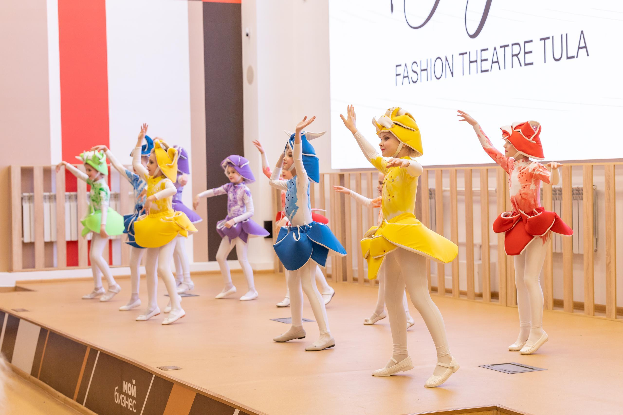 Репортаж 70-200 f2.8 Tamron g2. Показ театр моды «Стиль» («Style» город Тула). Фотограф в Туле Крупский АнДРей. Фотостудия «КАДР71» в Туле