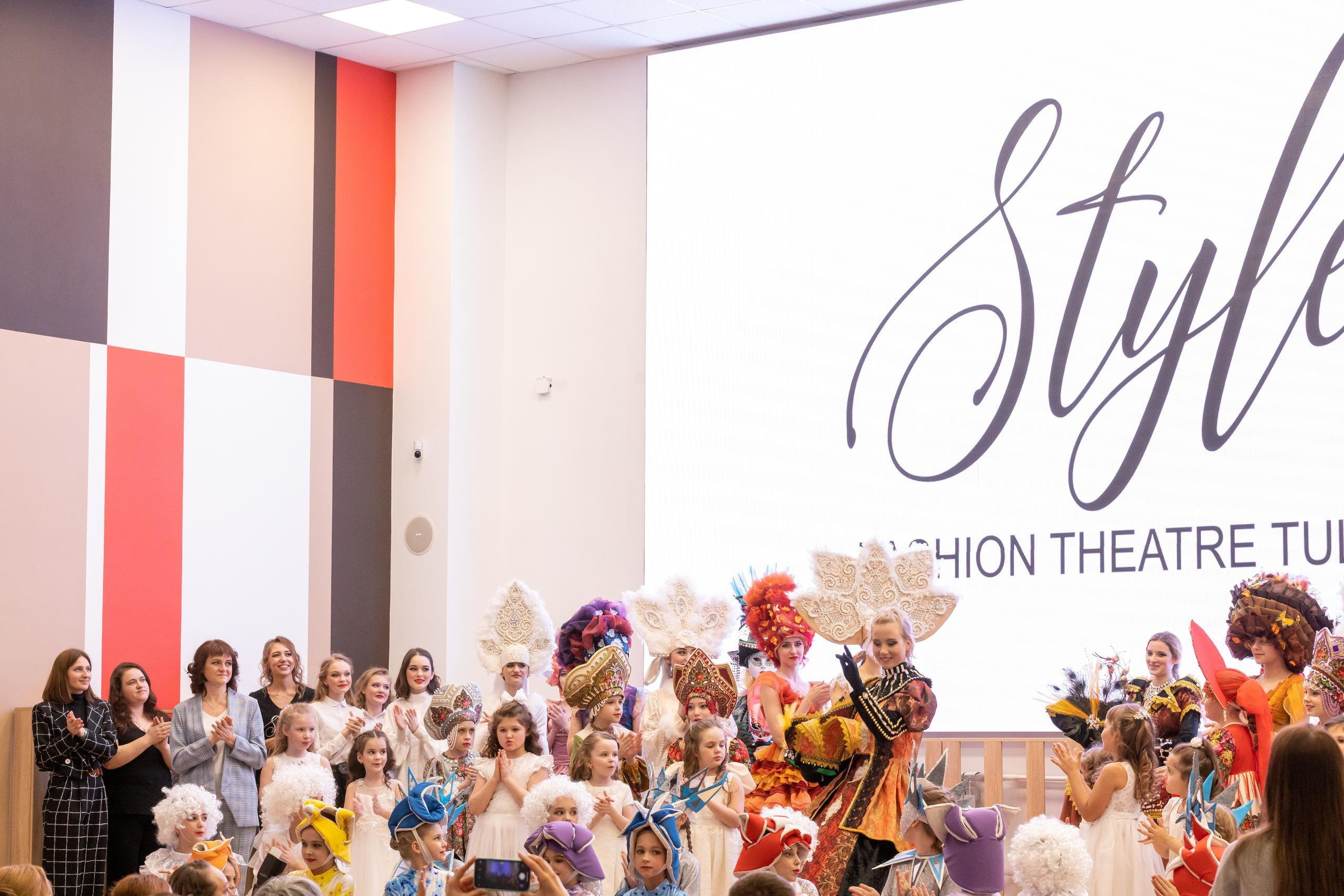 Репортаж 70-200 f2.8 Tamron g2. Показ театр моды «Стиль» («Style» город Тула). Фотограф в Туле Крупский АнДРей. Фотостудия «КАДР71» в Туле