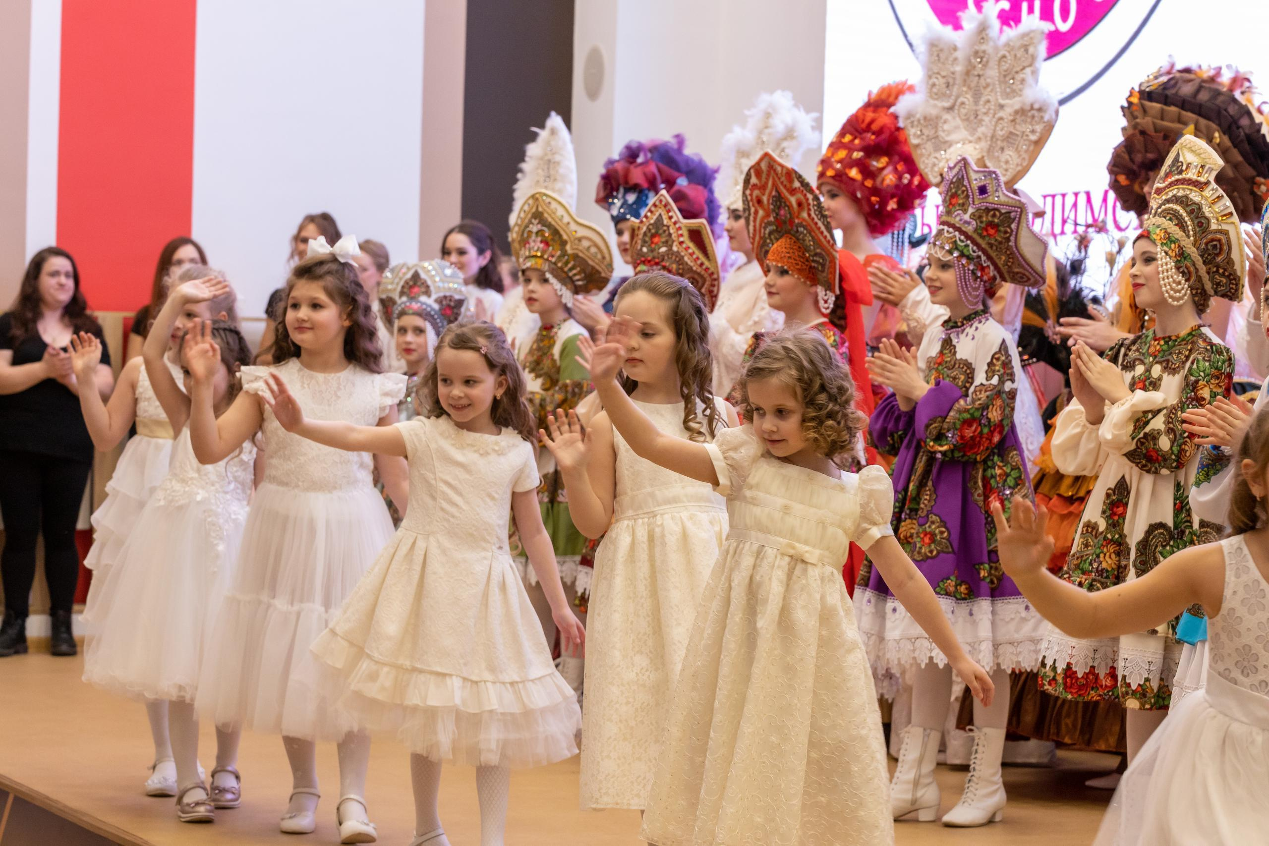 Репортаж 70-200 f2.8 Tamron g2. Показ театр моды «Стиль» («Style» город Тула). Фотограф в Туле Крупский АнДРей. Фотостудия «КАДР71» в Туле