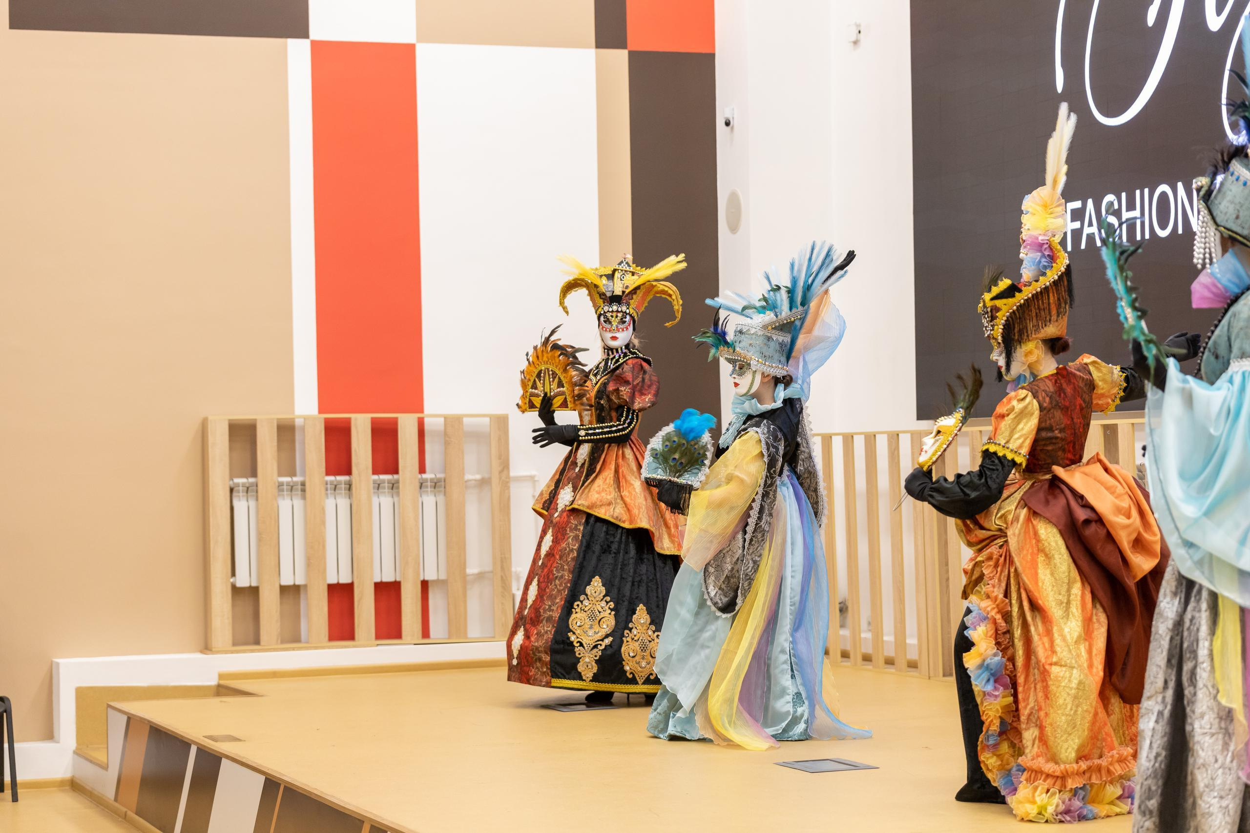 Репортаж 70-200 f2.8 Tamron g2. Показ театр моды «Стиль» («Style» город Тула). Фотограф в Туле Крупский АнДРей. Фотостудия «КАДР71» в Туле