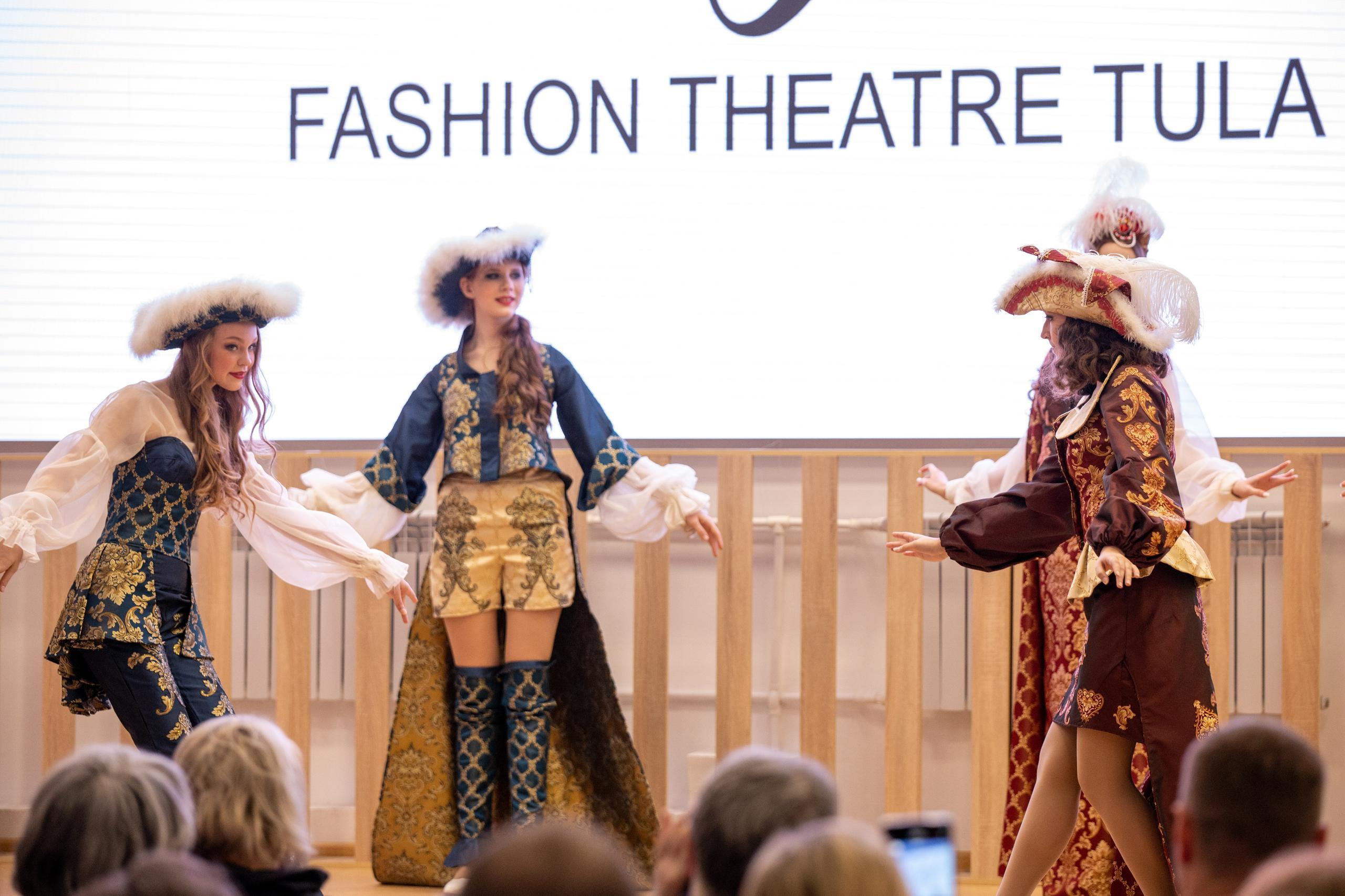 Репортаж 70-200 f2.8 Tamron g2. Показ театр моды «Стиль» («Style» город Тула). Фотограф в Туле Крупский АнДРей. Фотостудия «КАДР71» в Туле