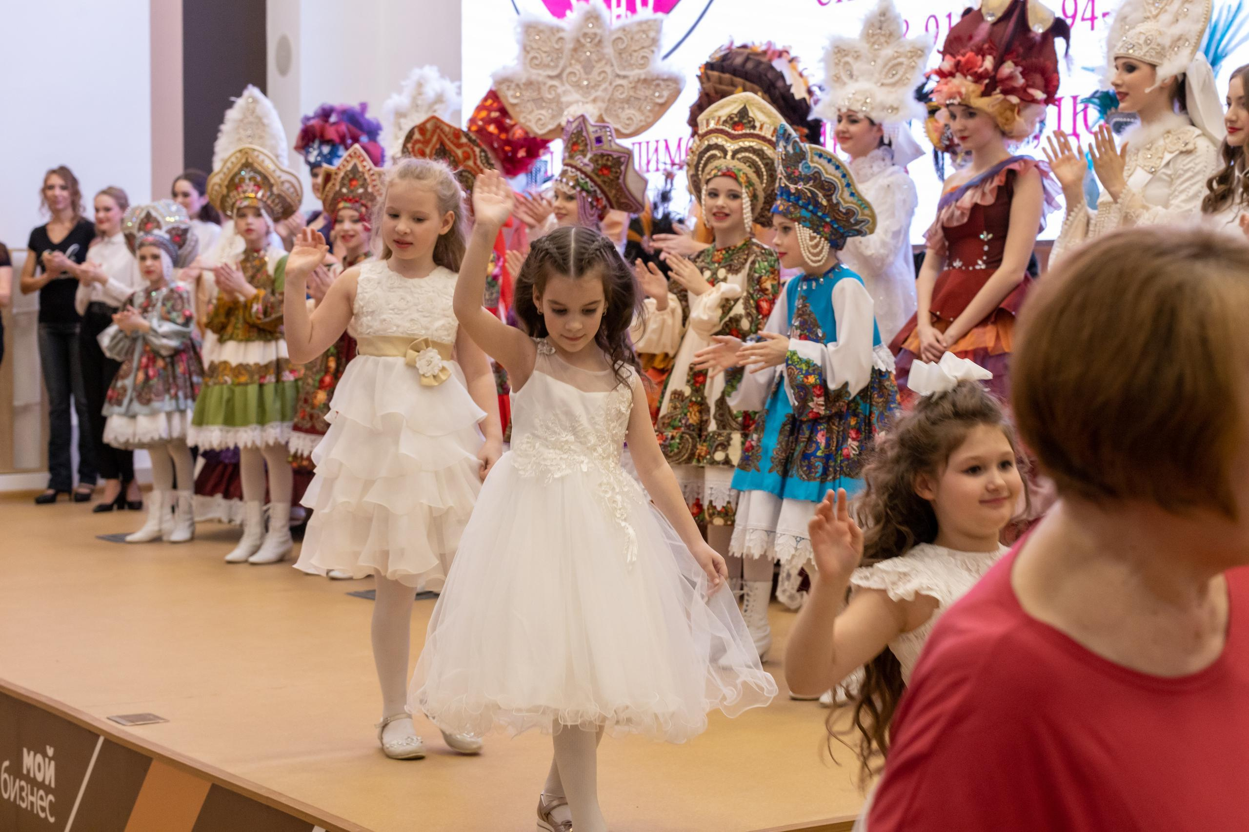 Репортаж 70-200 f2.8 Tamron g2. Показ театр моды «Стиль» («Style» город Тула). Фотограф в Туле Крупский АнДРей. Фотостудия «КАДР71» в Туле