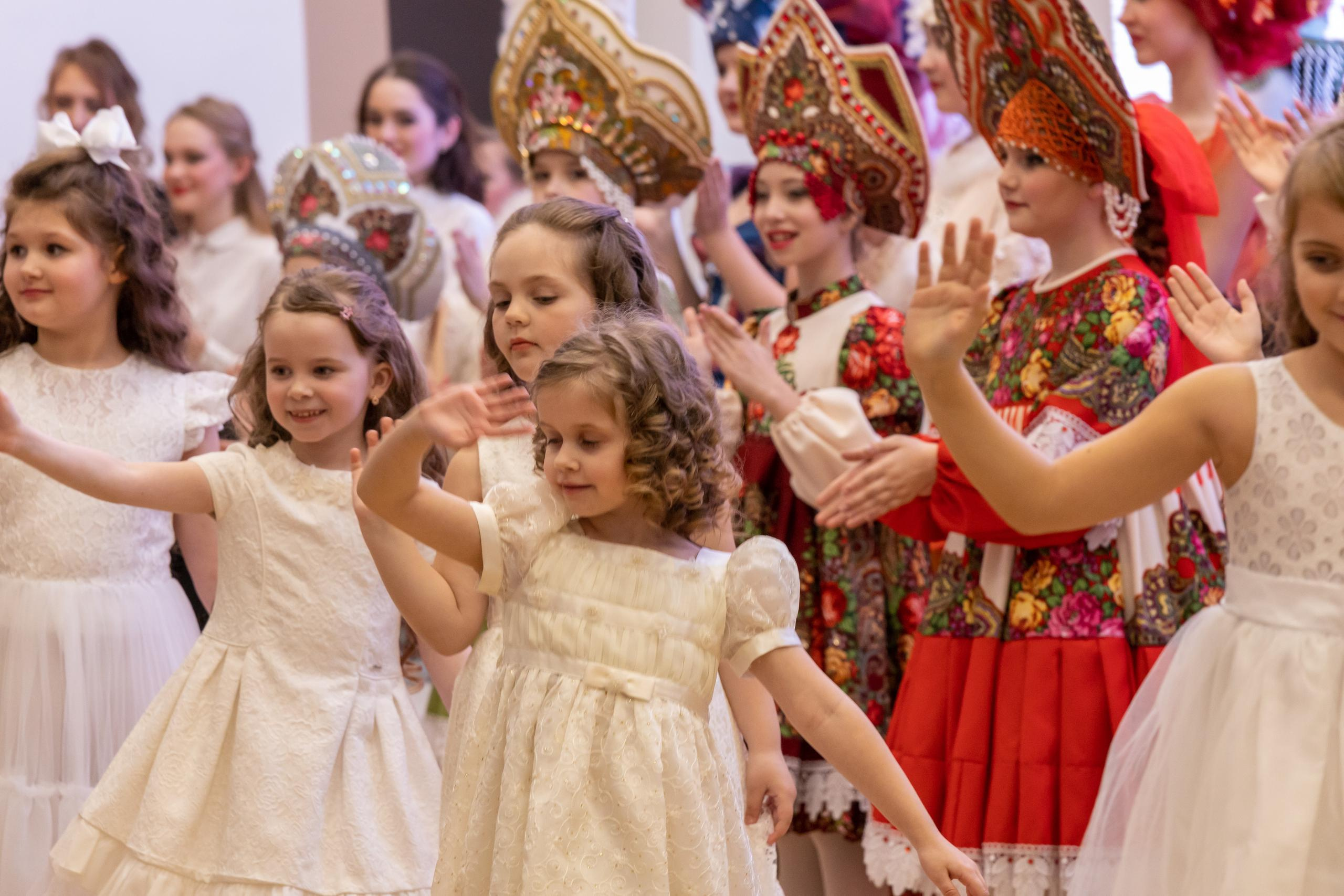 Репортаж 70-200 f2.8 Tamron g2. Показ театр моды «Стиль» («Style» город Тула). Фотограф в Туле Крупский АнДРей. Фотостудия «КАДР71» в Туле