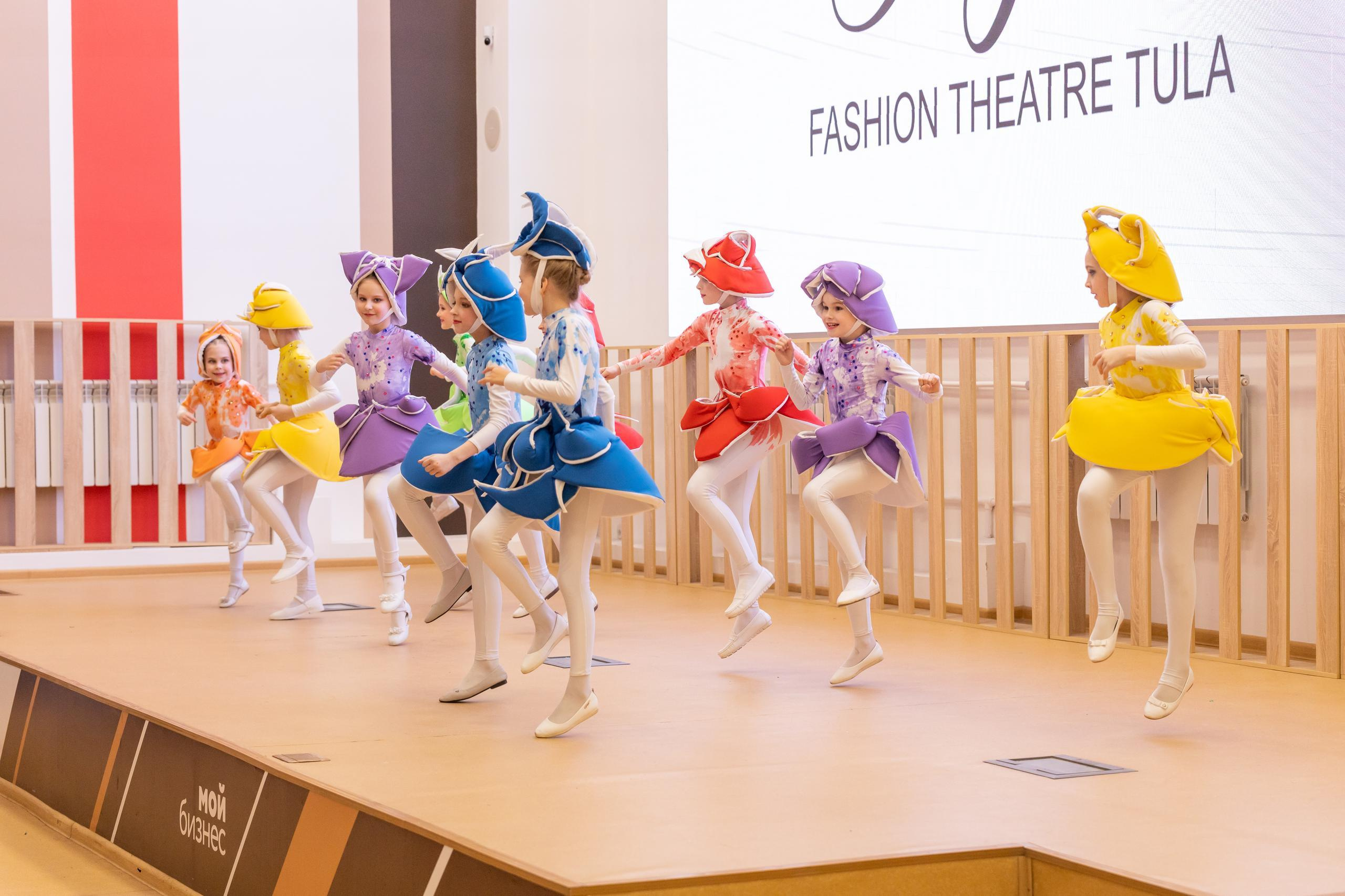 Репортаж 70-200 f2.8 Tamron g2. Показ театр моды «Стиль» («Style» город Тула). Фотограф в Туле Крупский АнДРей. Фотостудия «КАДР71» в Туле