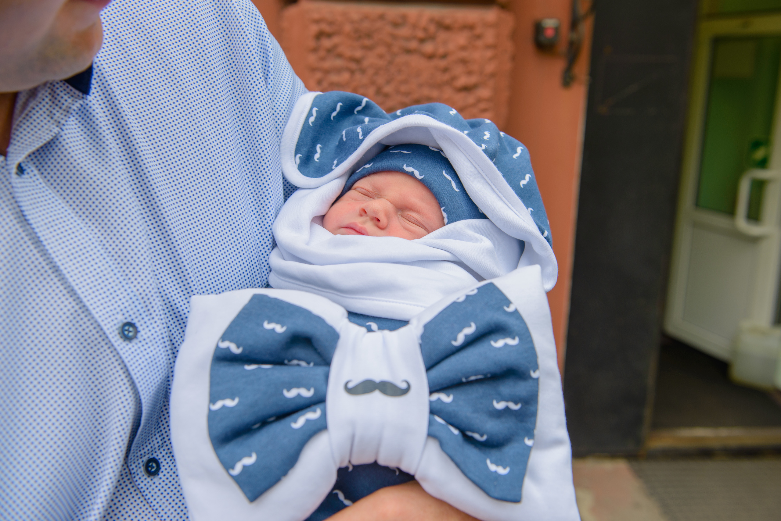 Выписка Жени и Максима. 4 роддом. Семейный и свадебный фотограф во Владивостоке