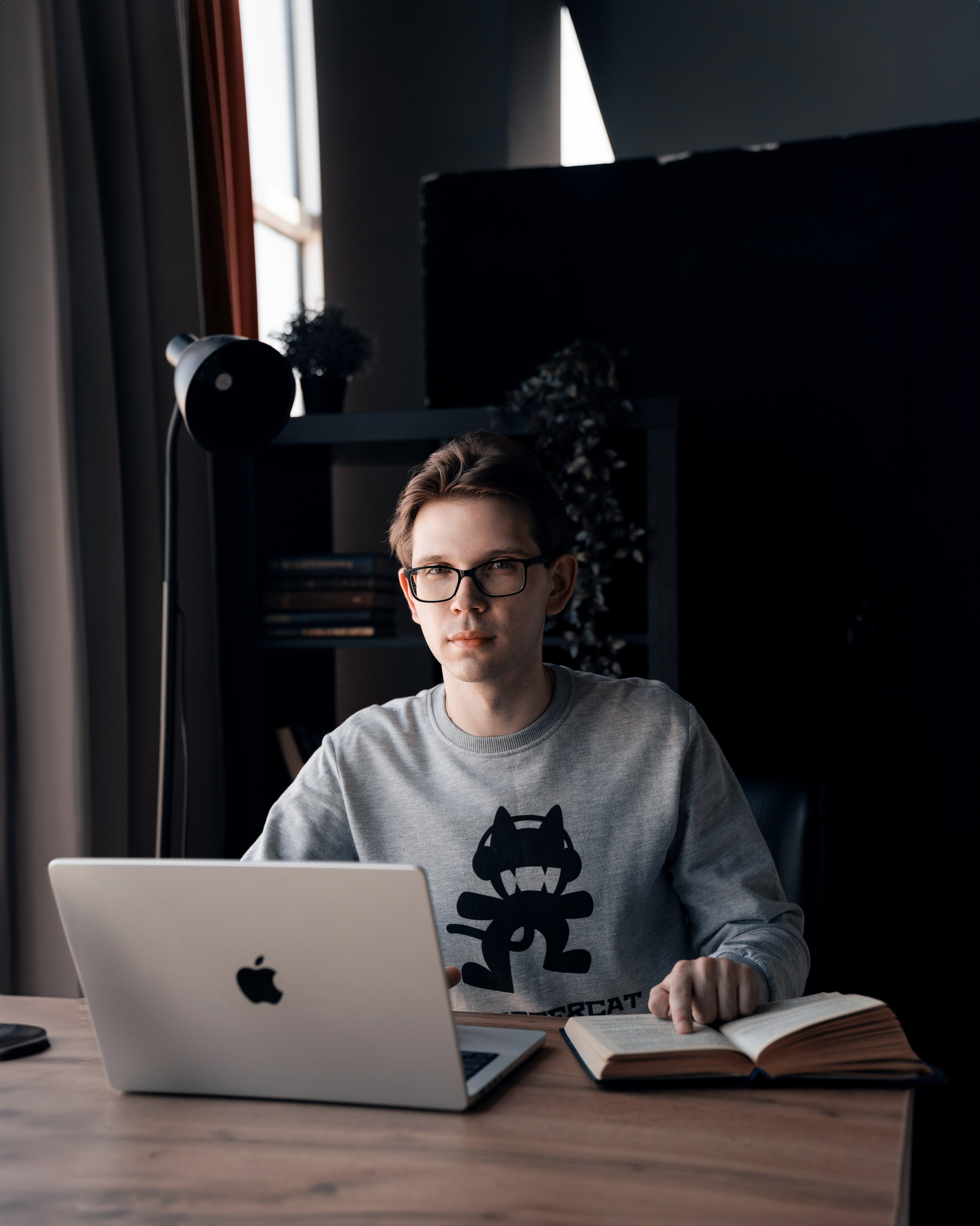 Михаил 10.08. Идеальные портреты для соцсетей — Фотограф Ленар