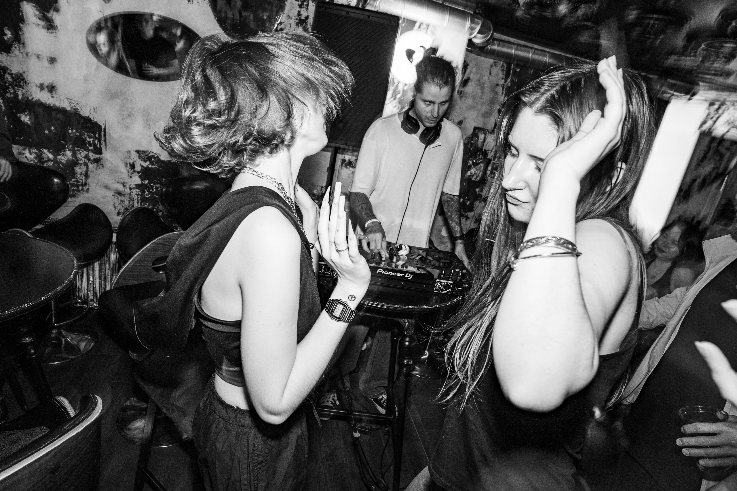 Бар разбитых сердец. DJ Guitacidelli. Концертный и репортажный фотограф в Санкт-Петербурге Слава Пахомов