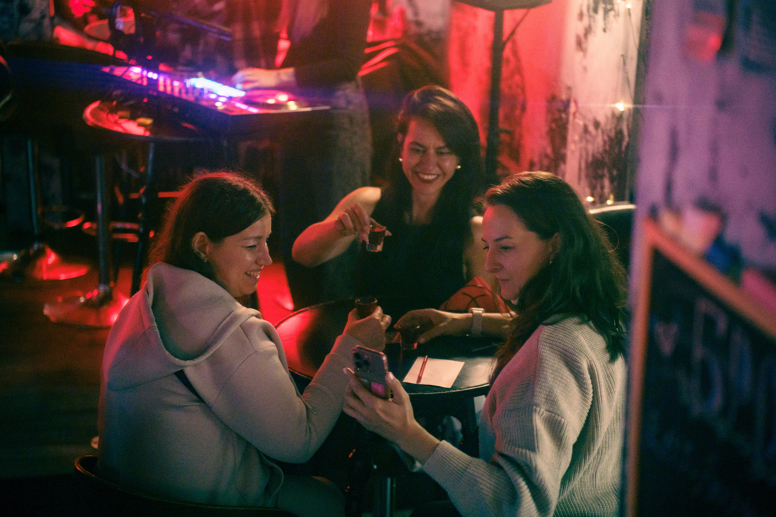 Из Сибири с любовью. Бар разбитых сердец. Концертный и репортажный фотограф в Санкт-Петербурге Слава Пахомов