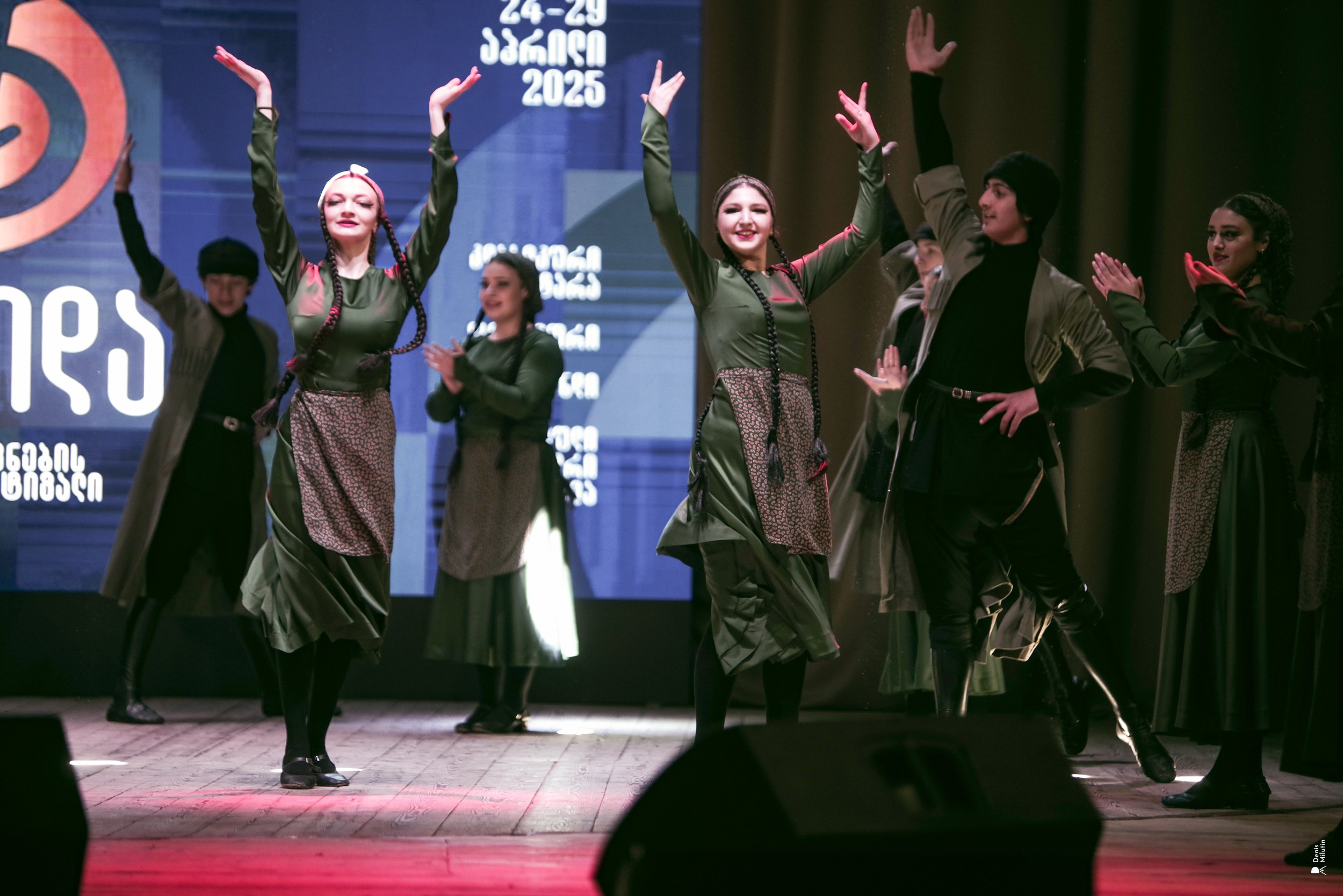 Танцы в Хоби. Портретный фотограф Денис Милютин