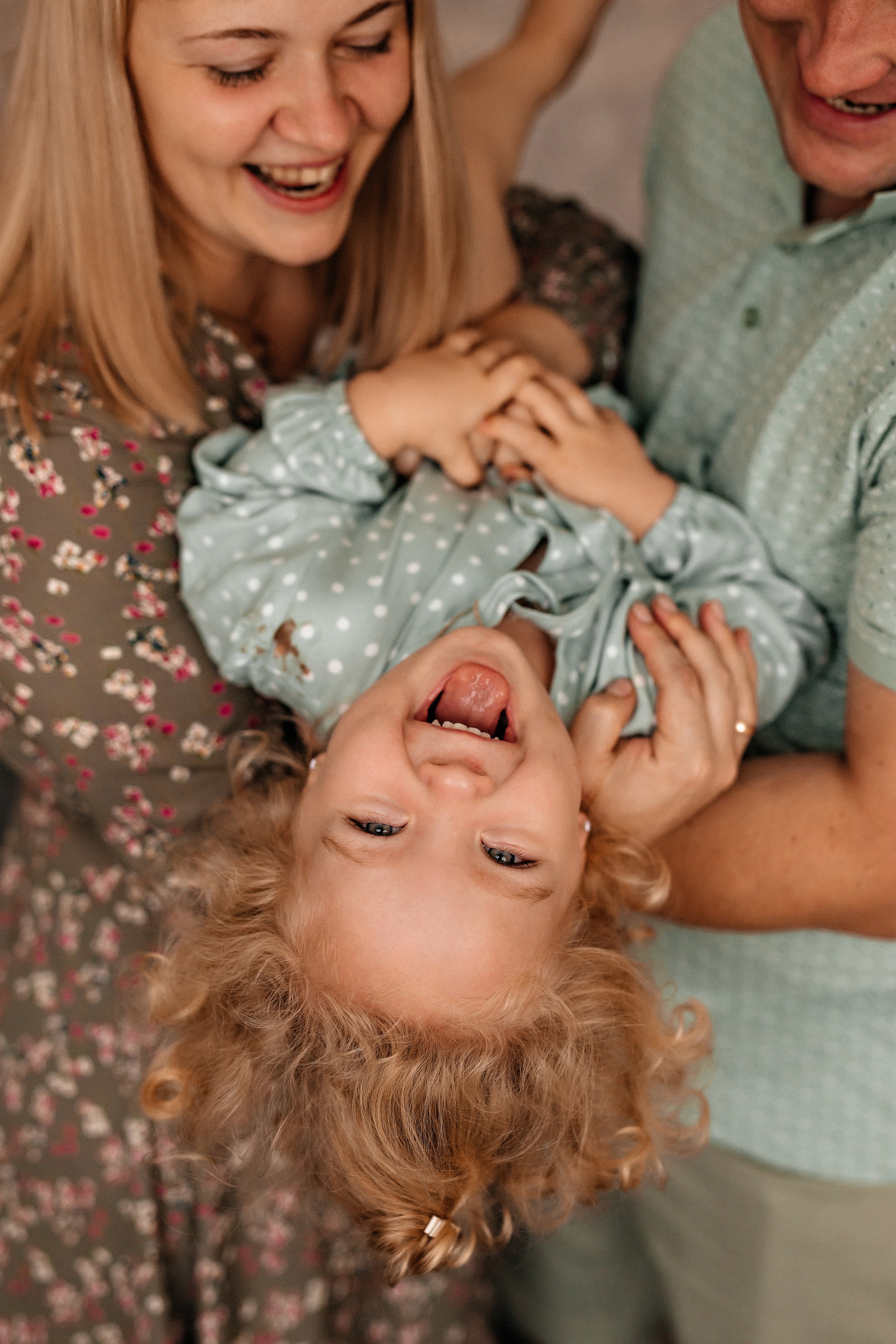 Настя+Денис=Варя и Соня. Семейный фотограф в Минске Саша Павлюк