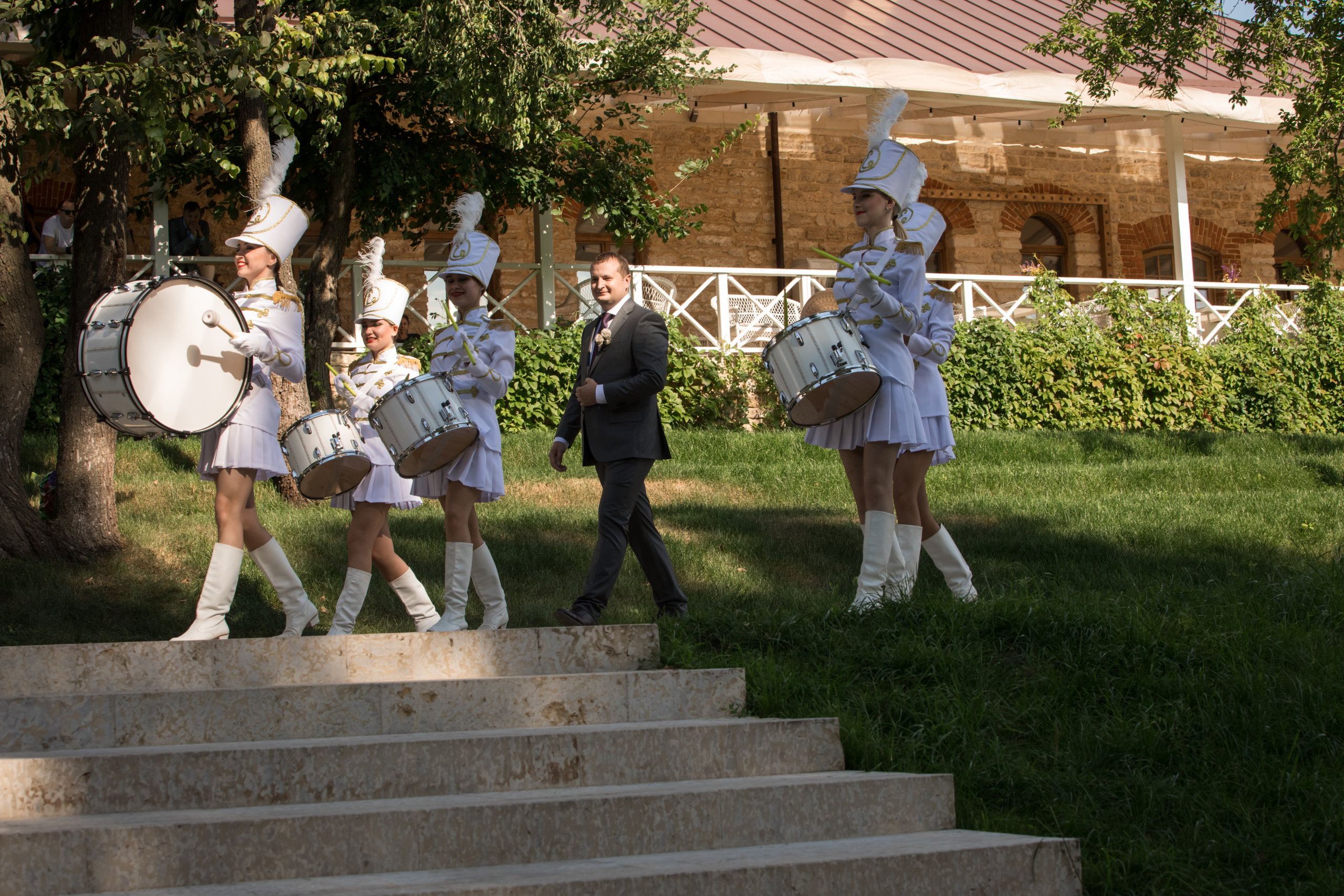 Свадебная съёмка Димы и Иры в усадьбе Скорняково-Архангельское Липецко. Свадебный фотограф в Воронеже Александр Пенкин