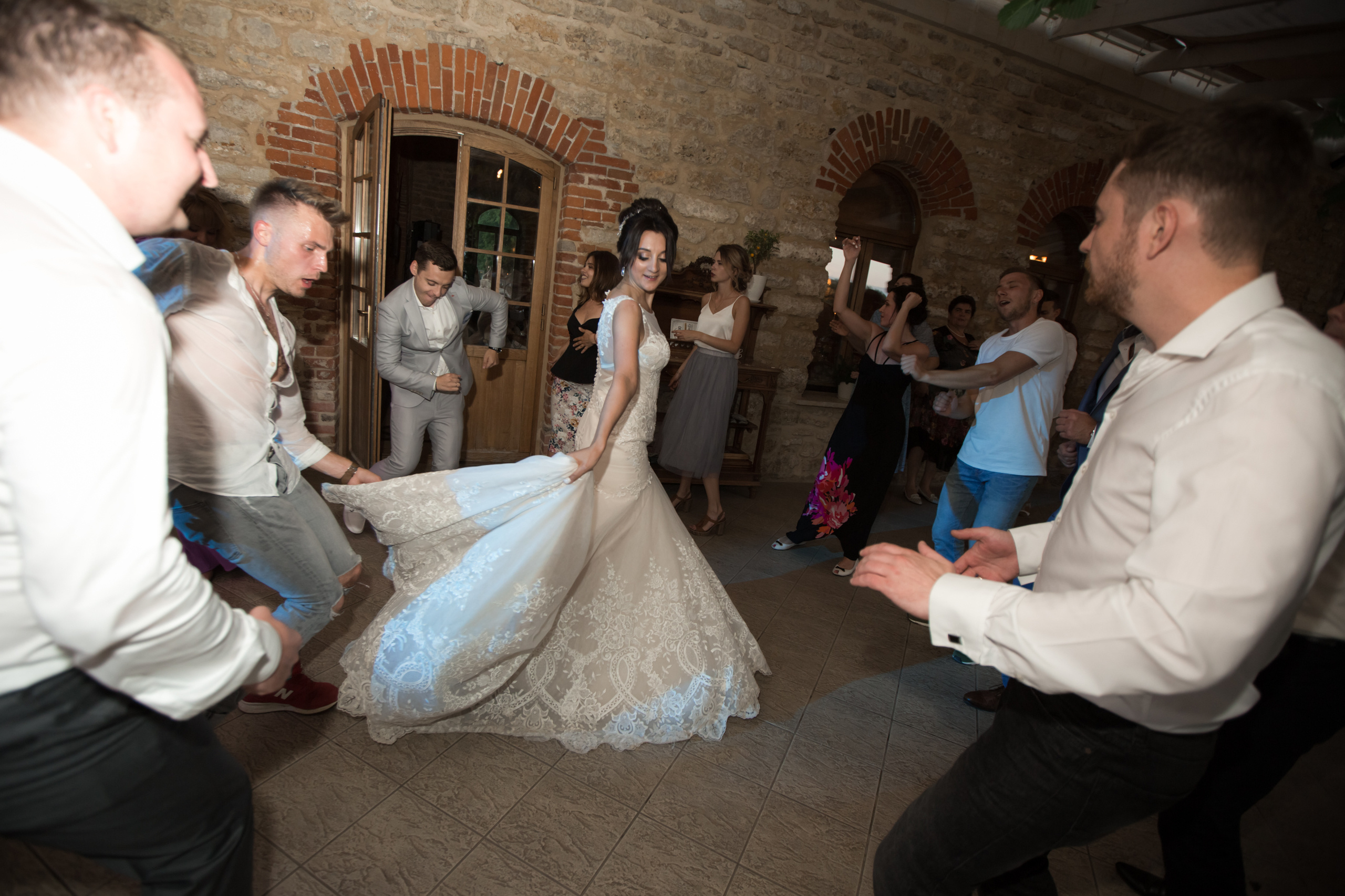 Свадебная съёмка Димы и Иры в усадьбе Скорняково-Архангельское Липецко. Свадебный фотограф в Воронеже Александр Пенкин