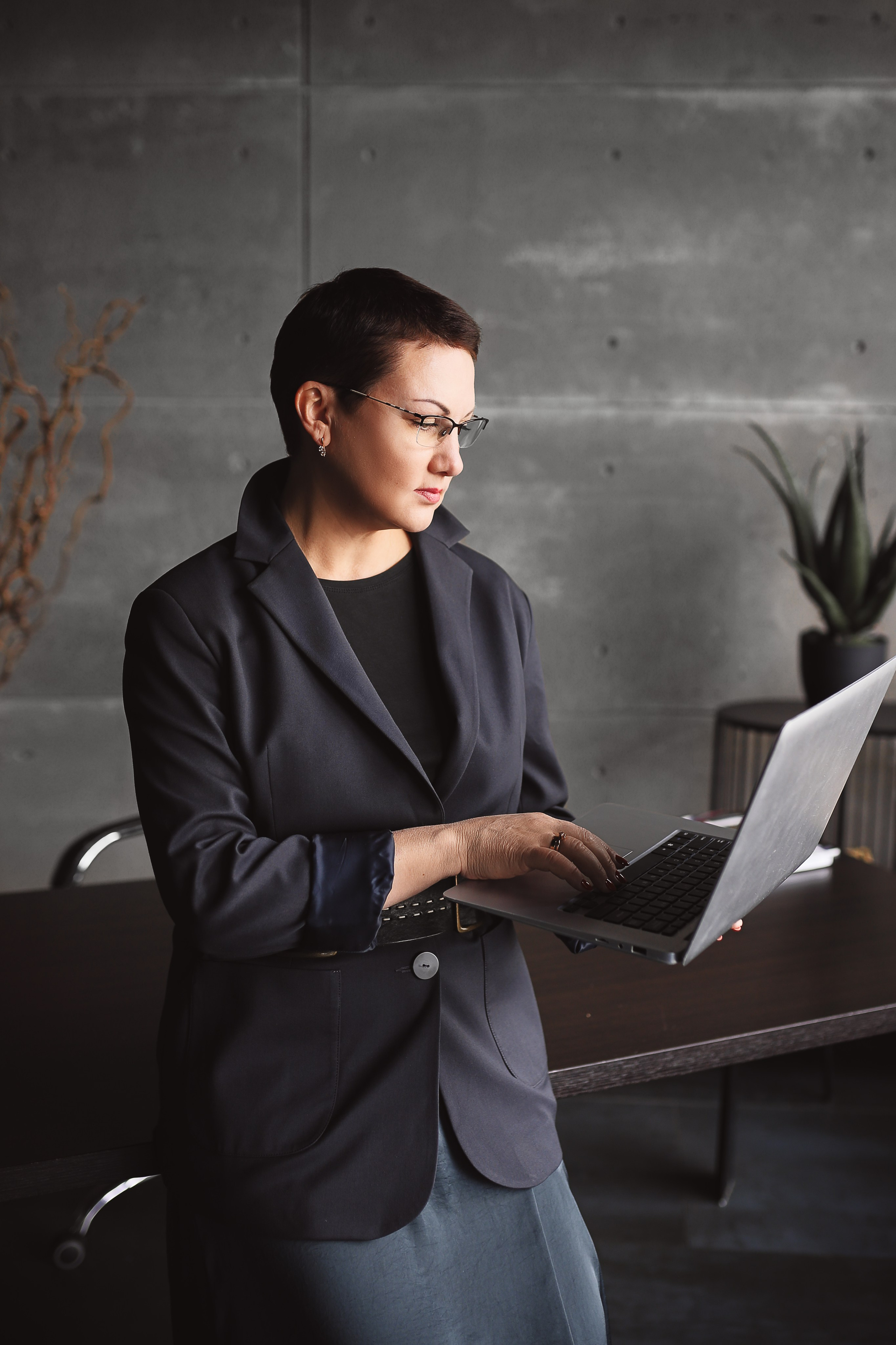 Деловые портреты в Москве: Профессиональная фотосессия для бизнеса. Профессиональный фотограф в Москве. Елена Шуваева